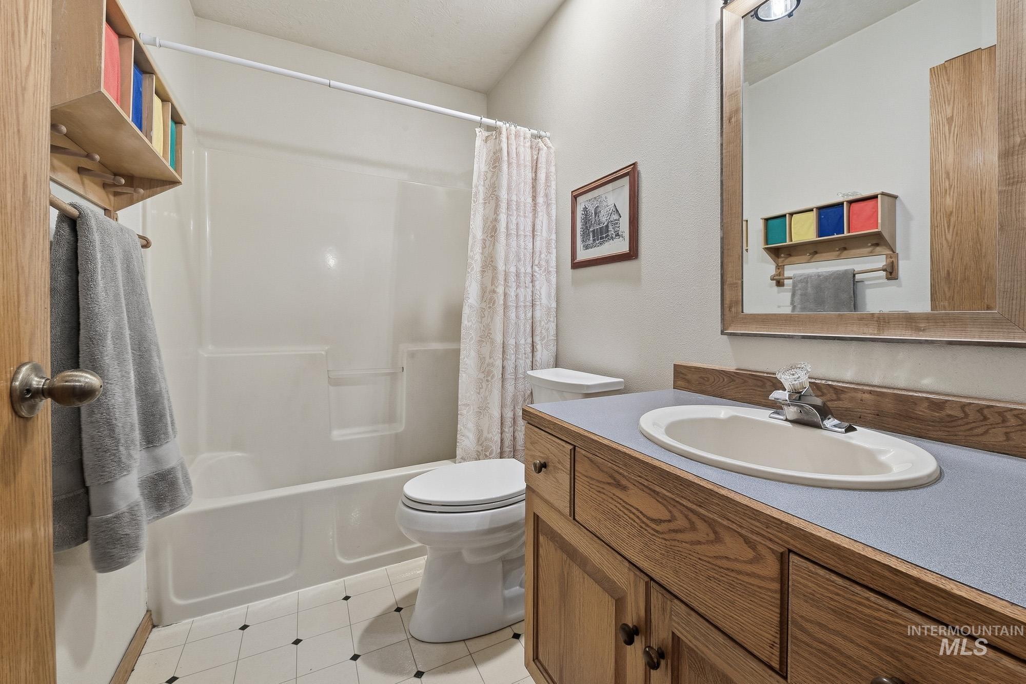 990 Bangtail Ln, Emmett, Idaho 83617, 3 Bedrooms, 2 Bathrooms, Residential For Sale, Price $524,900,MLS 98972916