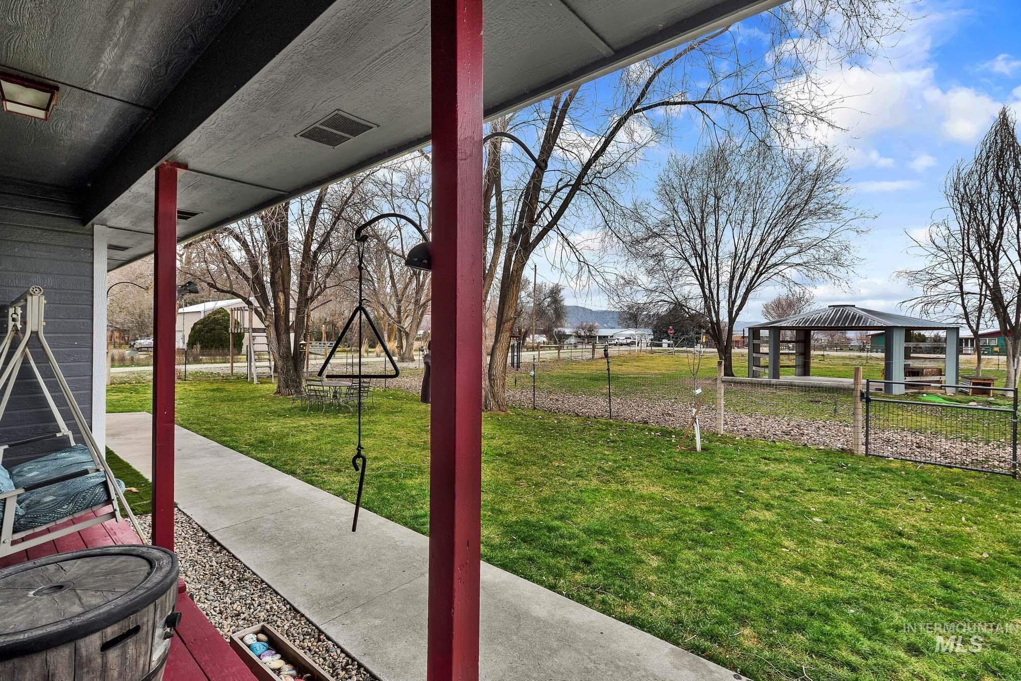 990 Bangtail Ln, Emmett, Idaho 83617, 3 Bedrooms, 2 Bathrooms, Residential For Sale, Price $524,900,MLS 98972916