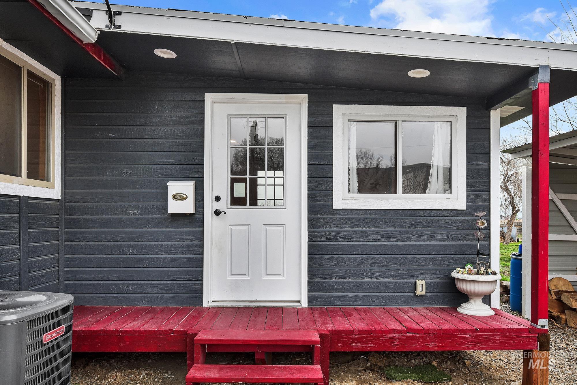 990 Bangtail Ln, Emmett, Idaho 83617, 3 Bedrooms, 2 Bathrooms, Residential For Sale, Price $524,900,MLS 98972916