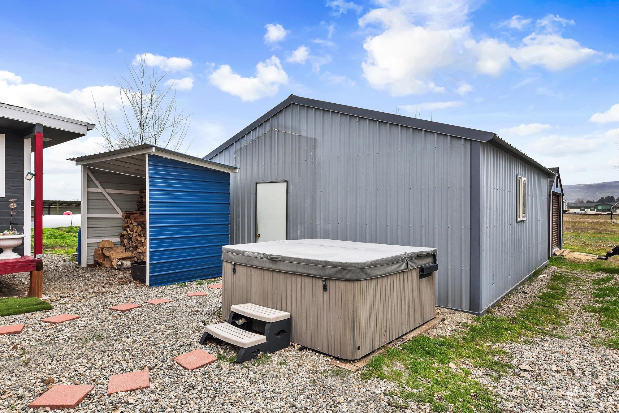 990 Bangtail Ln, Emmett, Idaho 83617, 3 Bedrooms, 2 Bathrooms, Residential For Sale, Price $524,900,MLS 98972916