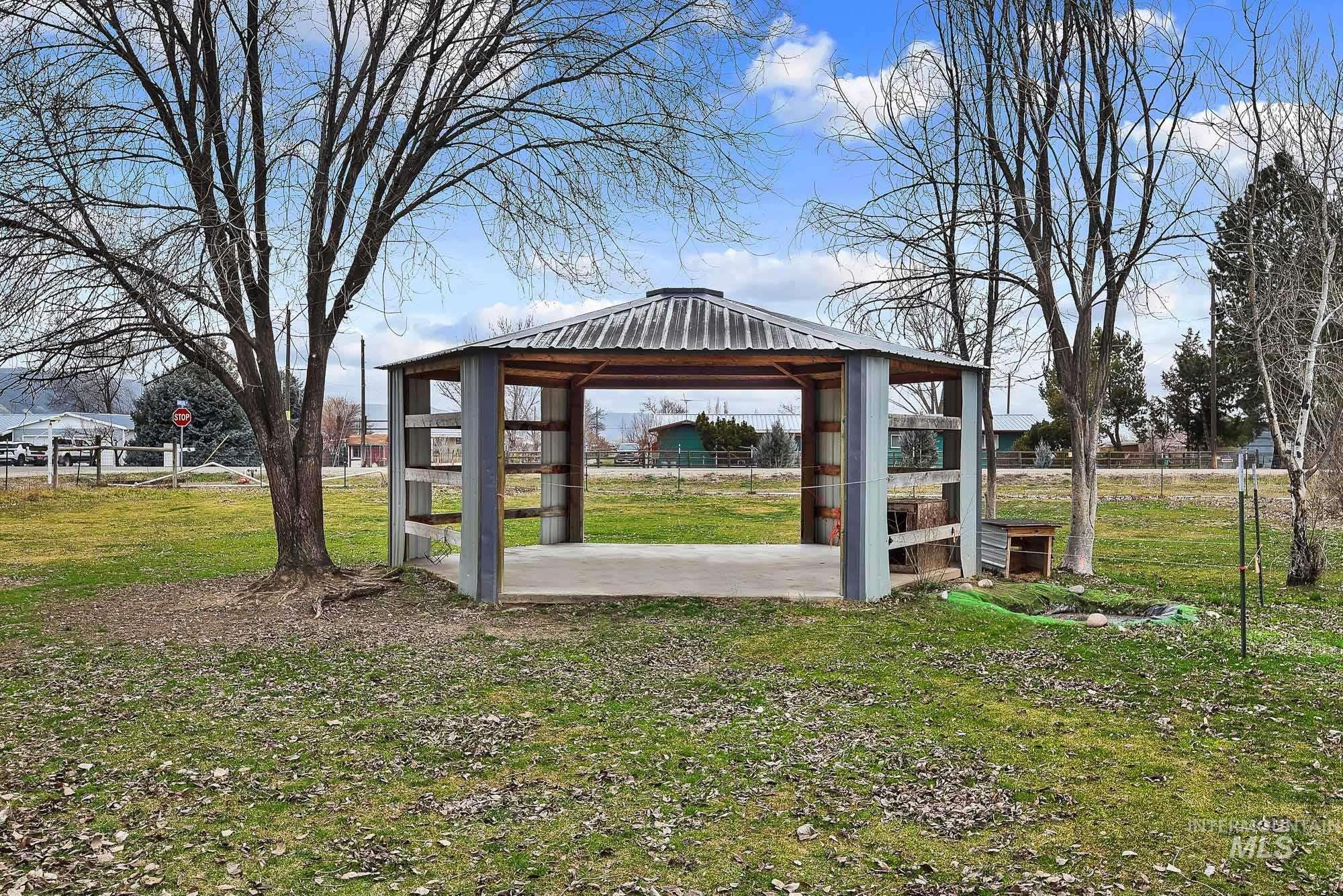 990 Bangtail Ln, Emmett, Idaho 83617, 3 Bedrooms, 2 Bathrooms, Residential For Sale, Price $524,900,MLS 98972916