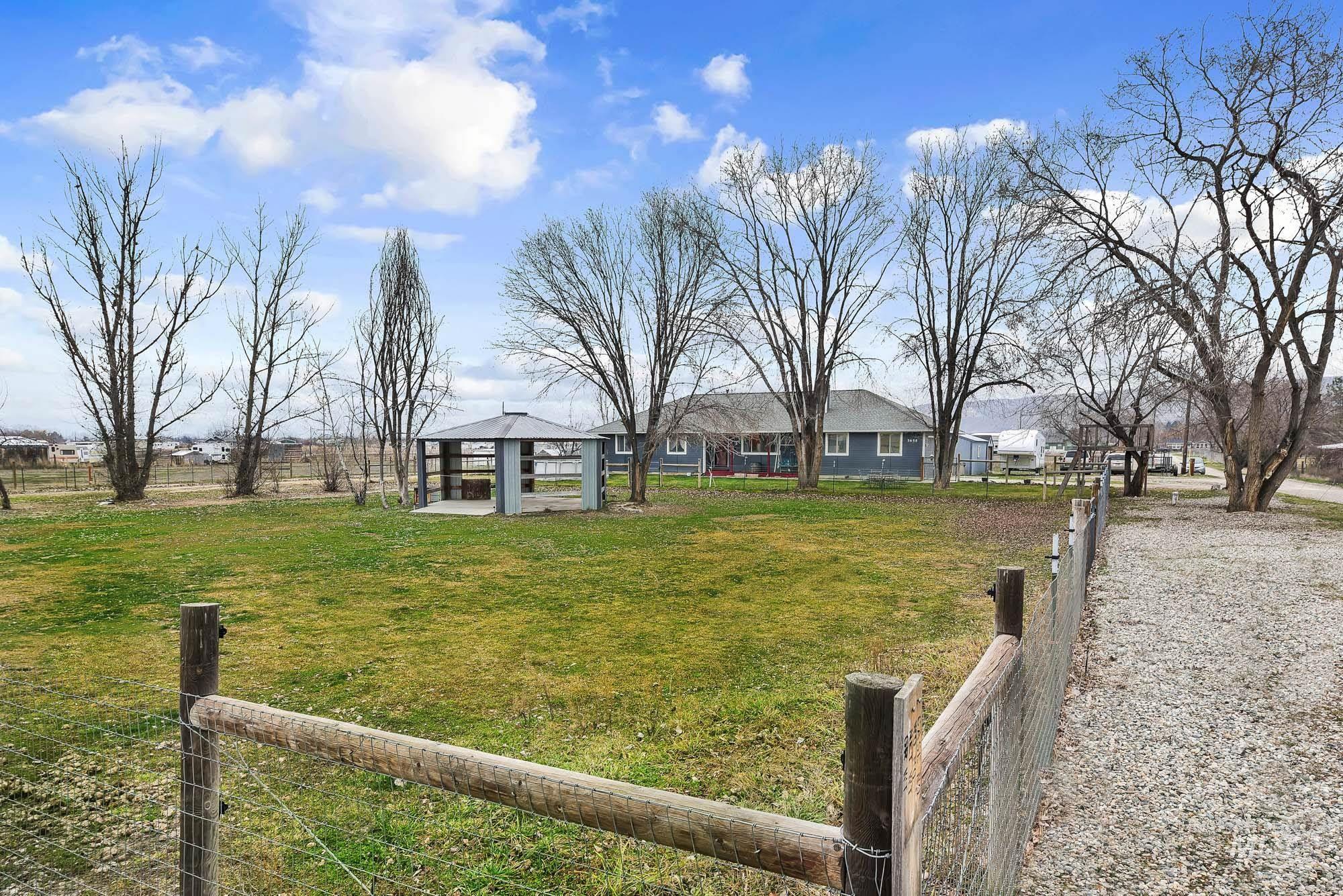 990 Bangtail Ln, Emmett, Idaho 83617, 3 Bedrooms, 2 Bathrooms, Residential For Sale, Price $524,900,MLS 98972916
