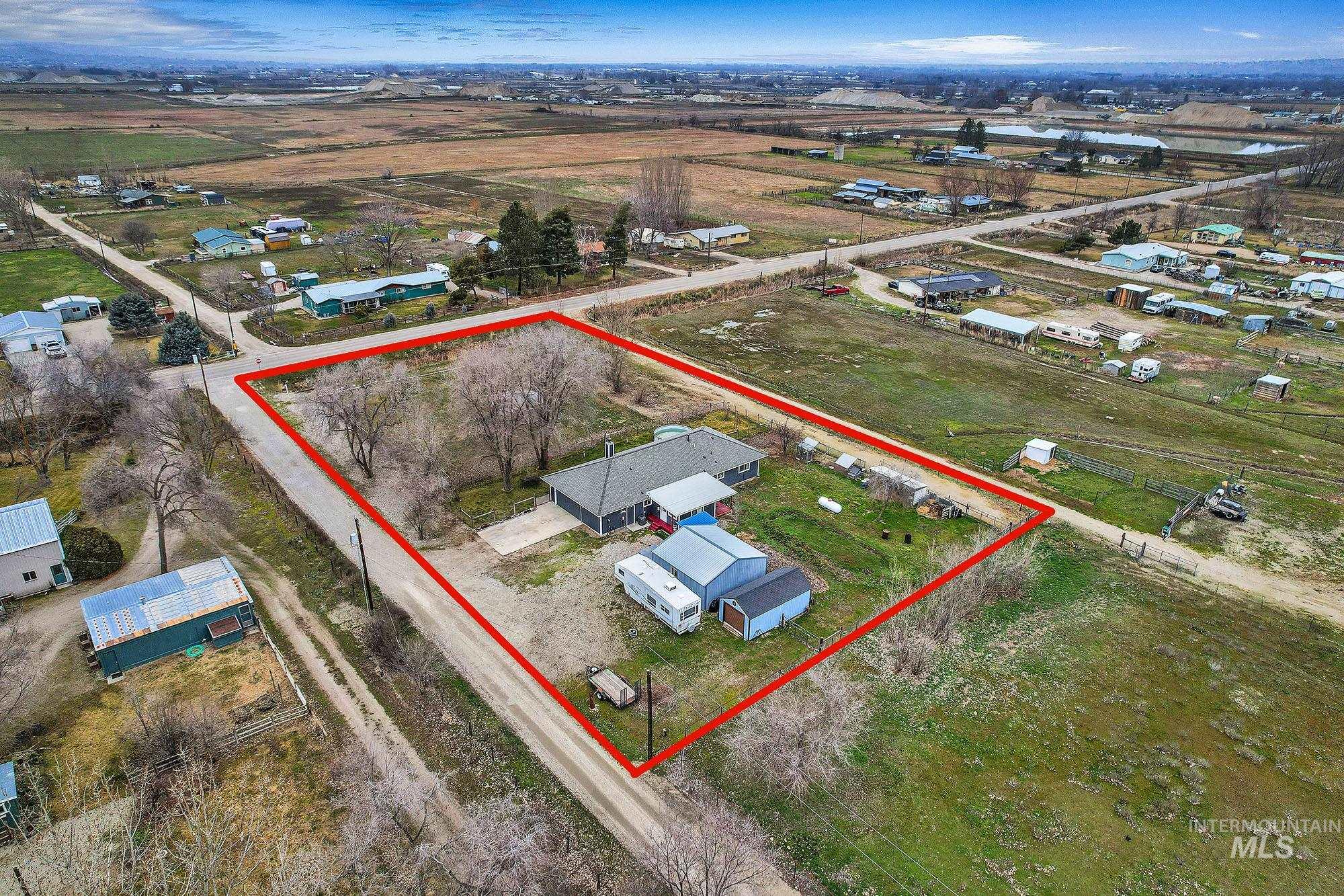 990 Bangtail Ln, Emmett, Idaho 83617, 3 Bedrooms, 2 Bathrooms, Residential For Sale, Price $524,900,MLS 98972916