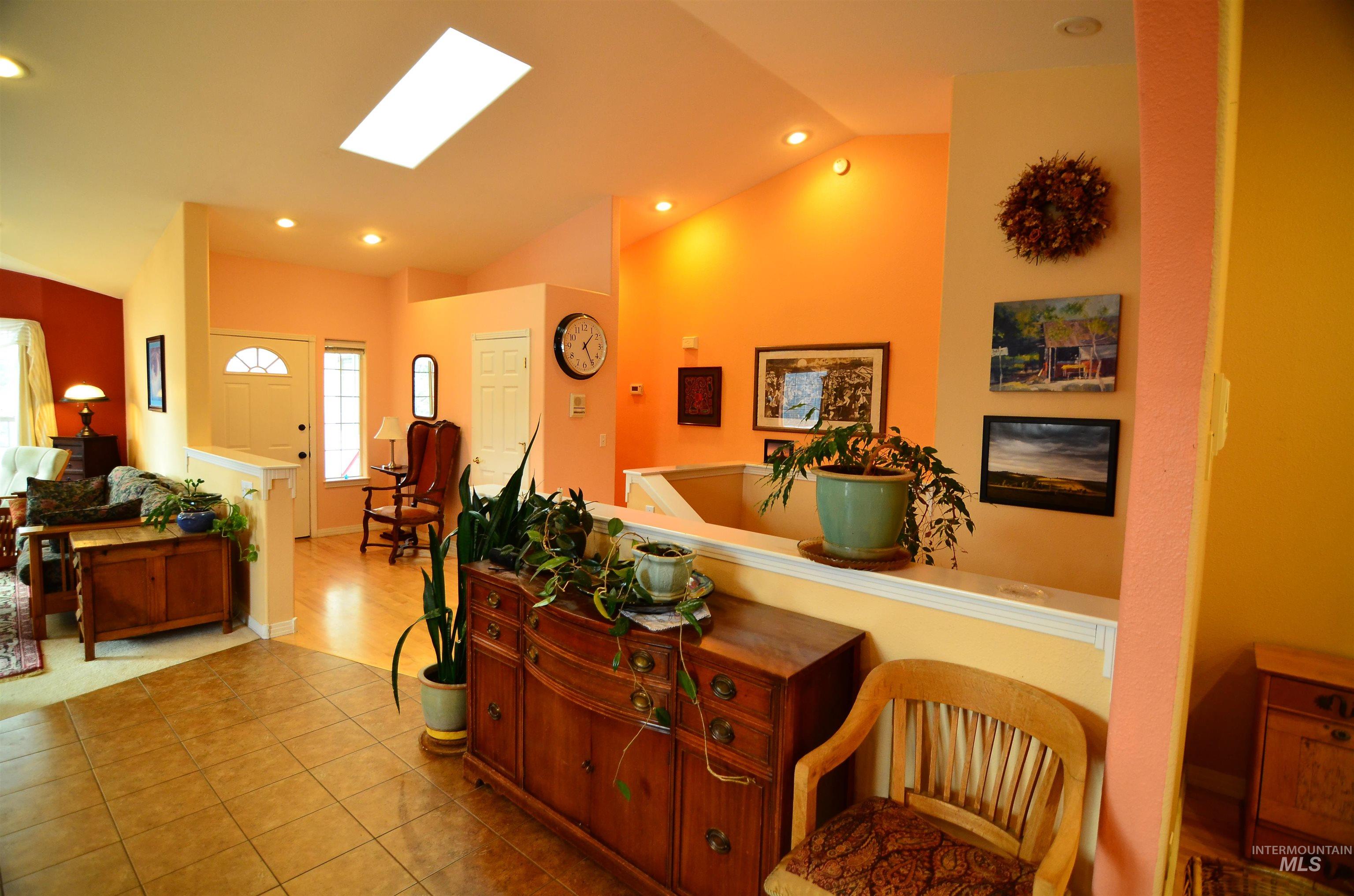 690 S Granite Way, Boise, Idaho 83712, 4 Bedrooms, 3 Bathrooms, Residential For Sale, Price $930,000,MLS 98972919