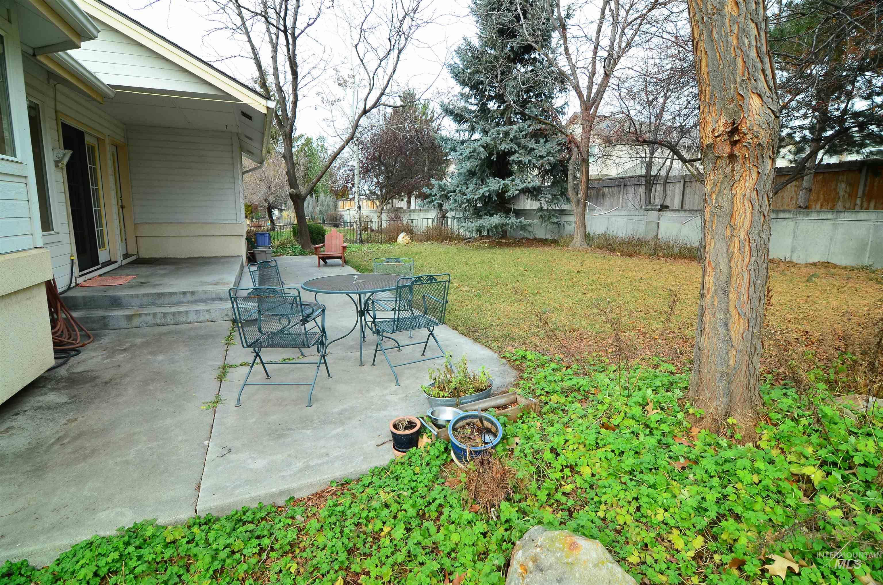 690 S Granite Way, Boise, Idaho 83712, 4 Bedrooms, 3 Bathrooms, Residential For Sale, Price $930,000,MLS 98972919