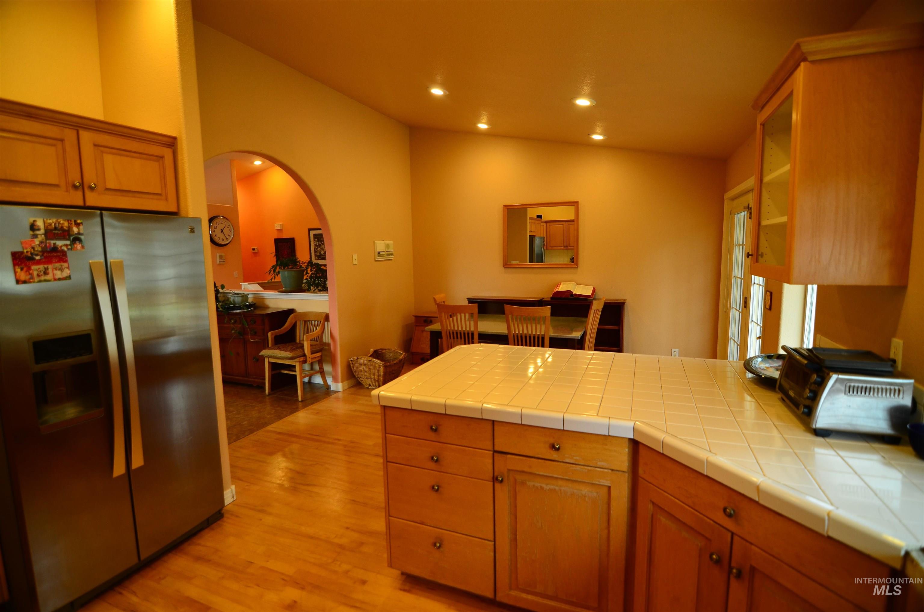 690 S Granite Way, Boise, Idaho 83712, 4 Bedrooms, 3 Bathrooms, Residential For Sale, Price $930,000,MLS 98972919