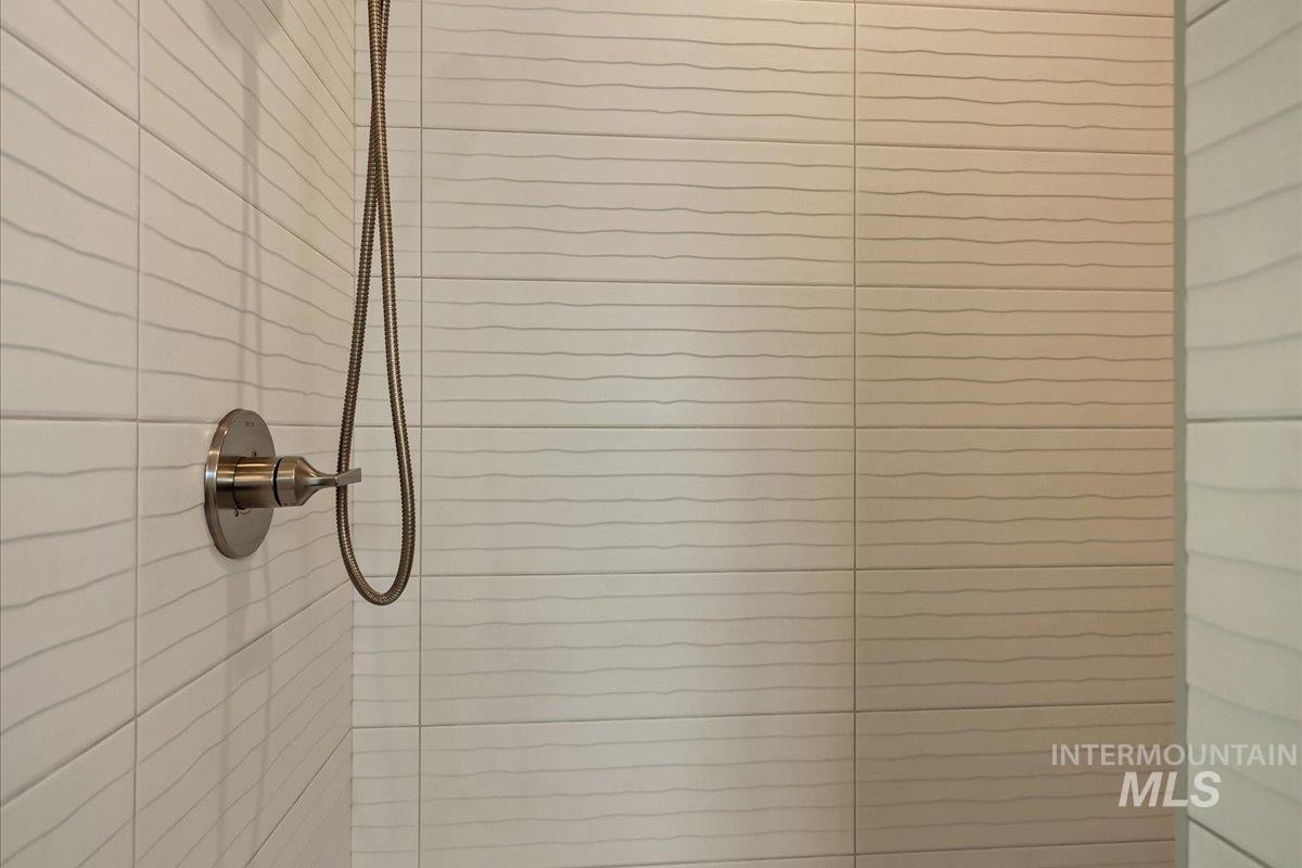 1965 W Pond Stone, Meridian, Idaho 83646, 4 Bedrooms, 3 Bathrooms, Residential For Sale, Price $799,800,MLS 98972921