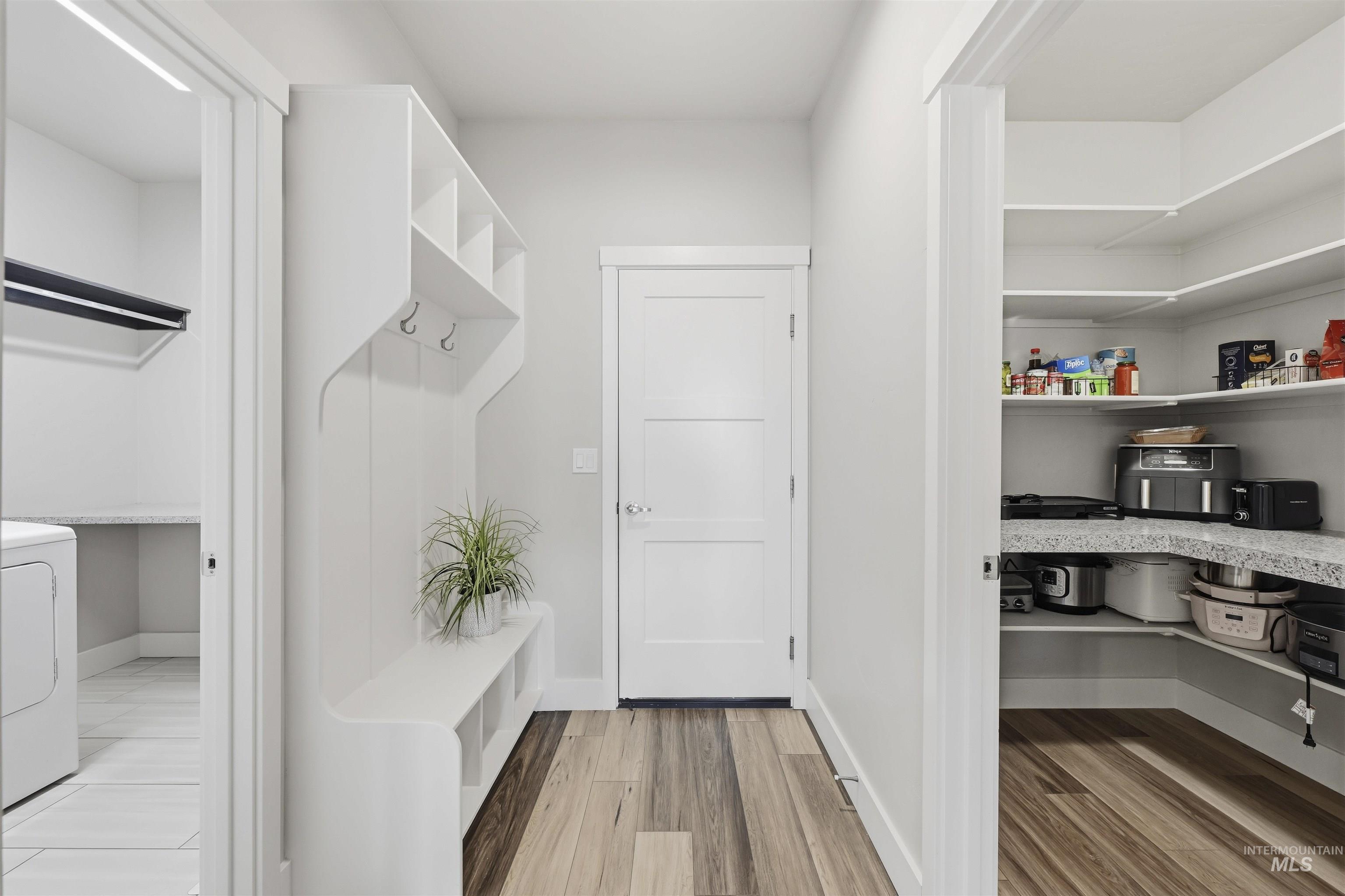 2229 E Grayson St, Meridian, Idaho 83642, 3 Bedrooms, 2 Bathrooms, Residential For Sale, Price $589,000, 98972926