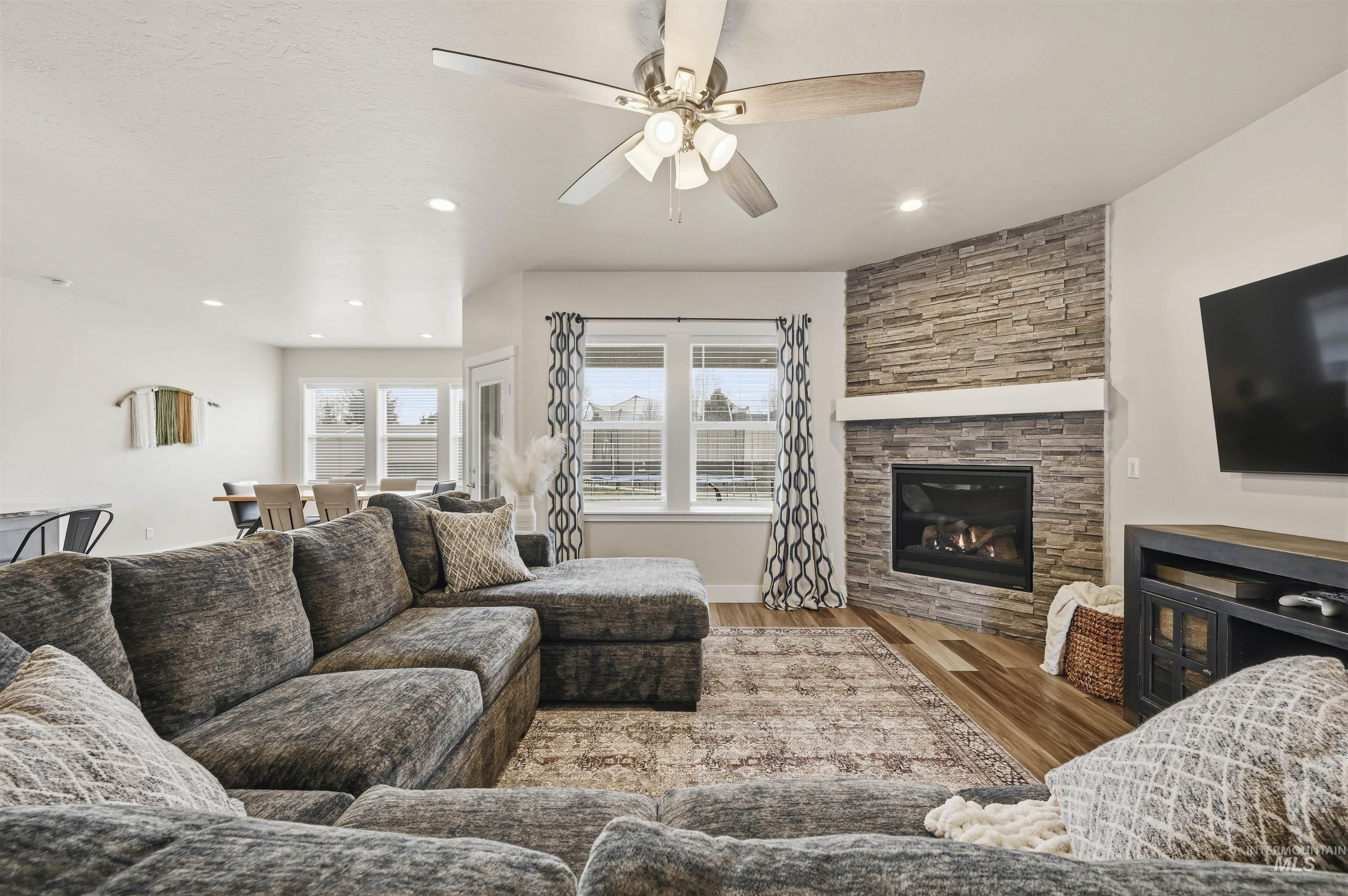 2229 E Grayson St, Meridian, Idaho 83642, 3 Bedrooms, 2 Bathrooms, Residential For Sale, Price $589,000, 98972926