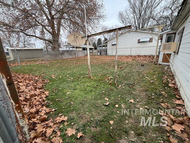 914 W W Roberts Ave, Nampa, Idaho 83651, 2 Bedrooms, 1 Bathroom, Residential For Sale, Price $225,000,MLS 98972927