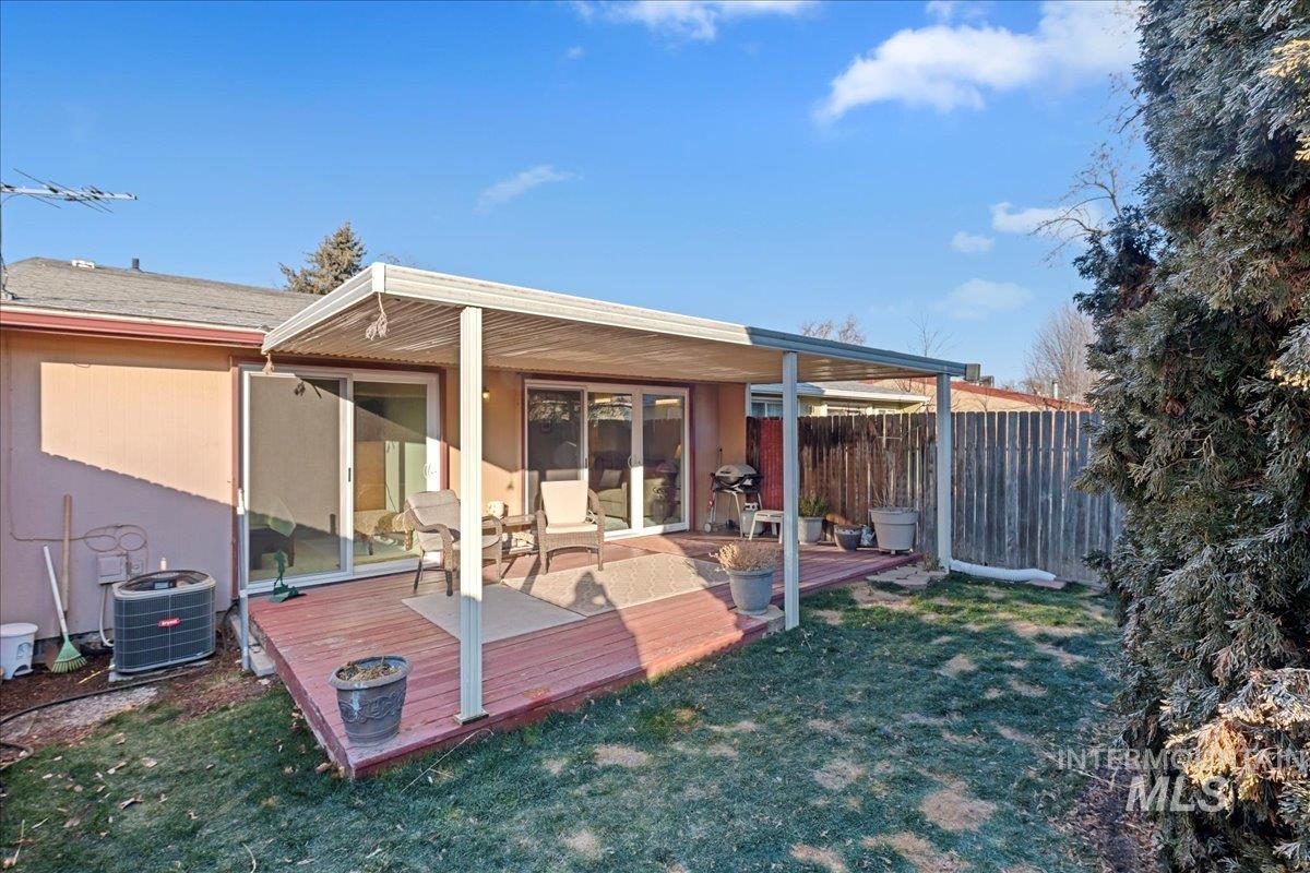 4747 W Albion St, Boise, Idaho 83705, 3 Bedrooms, 1.5 Bathrooms, Residential For Sale, Price $385,000,MLS 98972928