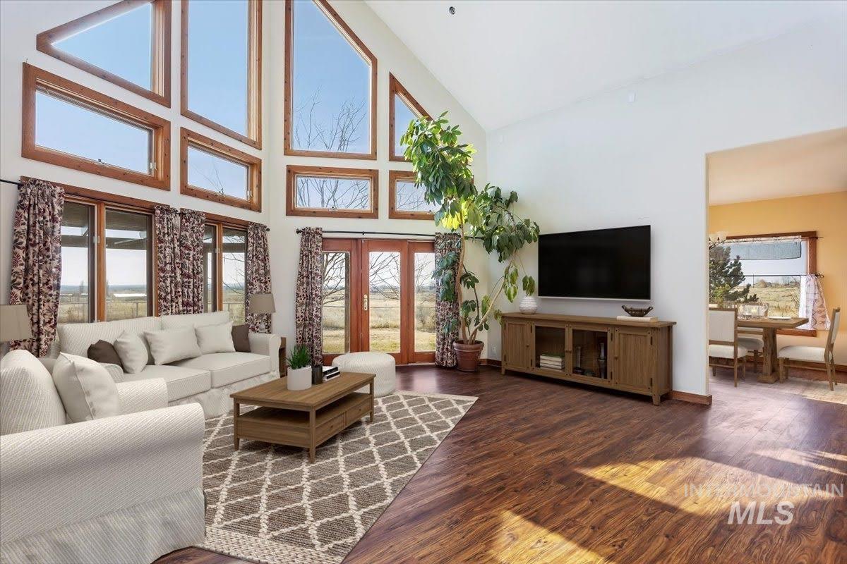 188 E 552 N, Shoshone, Idaho 83352, 3 Bedrooms, 2 Bathrooms, Residential For Sale, Price $625,000,MLS 98972929