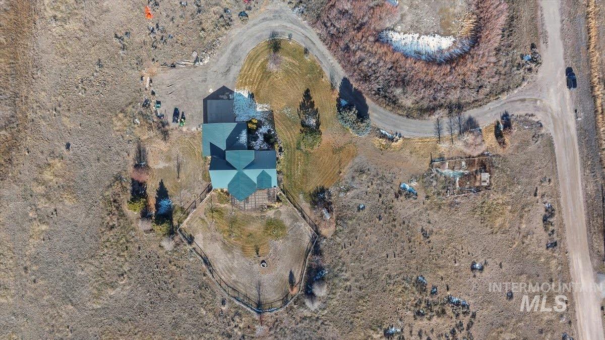 188 E 552 N, Shoshone, Idaho 83352, 3 Bedrooms, 2 Bathrooms, Residential For Sale, Price $625,000,MLS 98972929