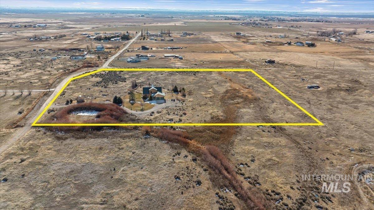 188 E 552 N, Shoshone, Idaho 83352, 3 Bedrooms, 2 Bathrooms, Residential For Sale, Price $625,000,MLS 98972929