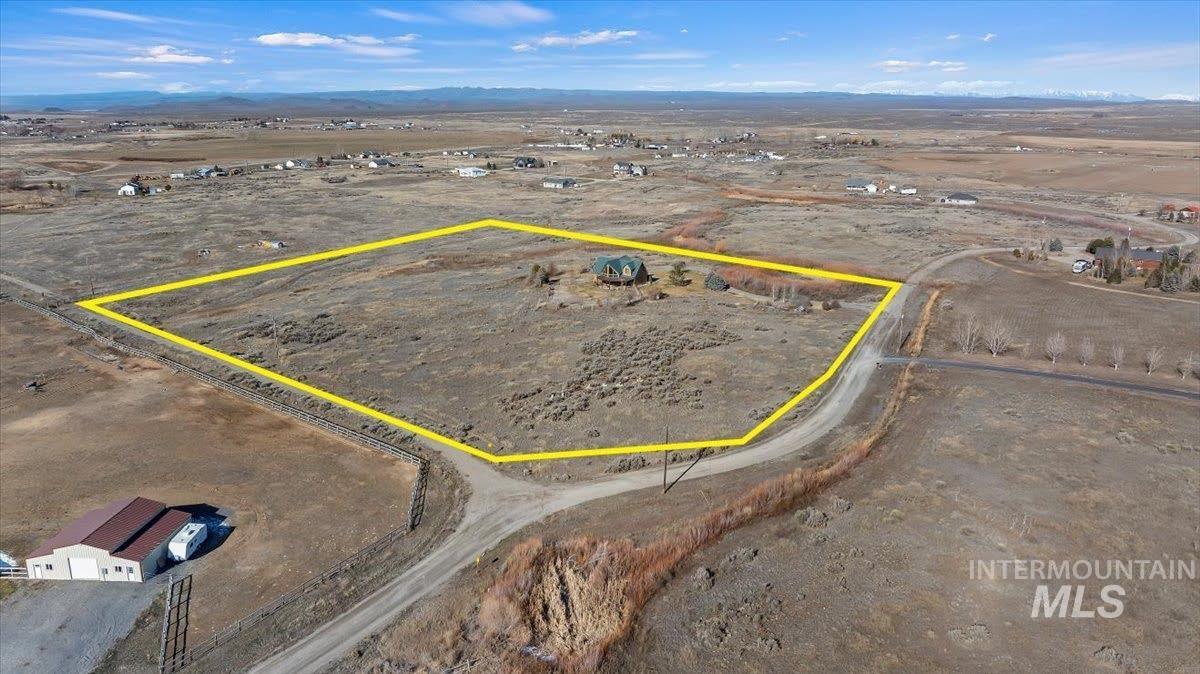 188 E 552 N, Shoshone, Idaho 83352, 3 Bedrooms, 2 Bathrooms, Residential For Sale, Price $625,000,MLS 98972929