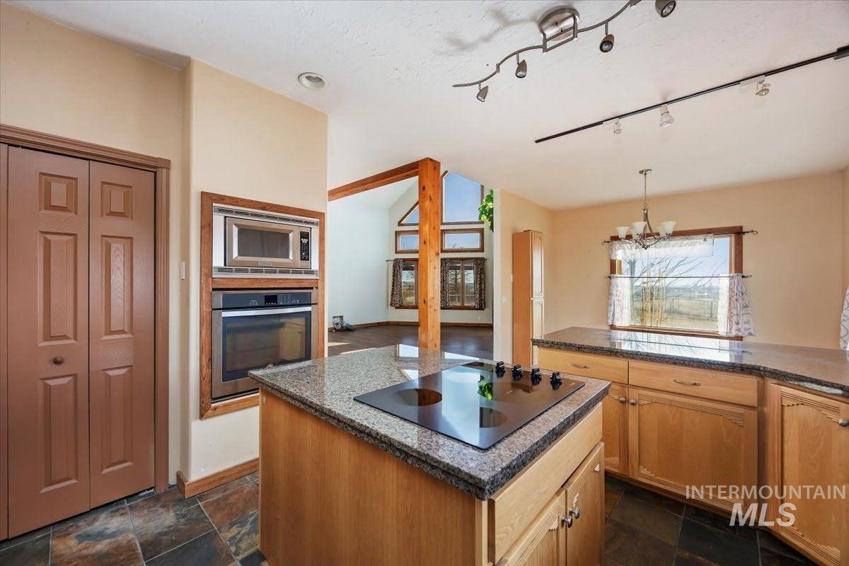 188 E 552 N, Shoshone, Idaho 83352, 3 Bedrooms, 2 Bathrooms, Residential For Sale, Price $625,000,MLS 98972929