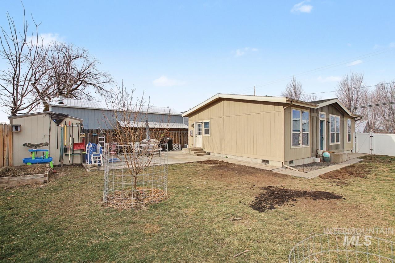 1224 1/2 Burrell Ave, Lewiston, Idaho 83501, 3 Bedrooms, 2 Bathrooms, Residential For Sale, Price $325,000,MLS 98972932