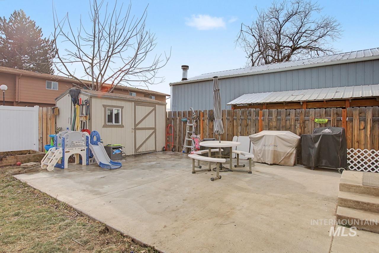 1224 1/2 Burrell Ave, Lewiston, Idaho 83501, 3 Bedrooms, 2 Bathrooms, Residential For Sale, Price $325,000,MLS 98972932