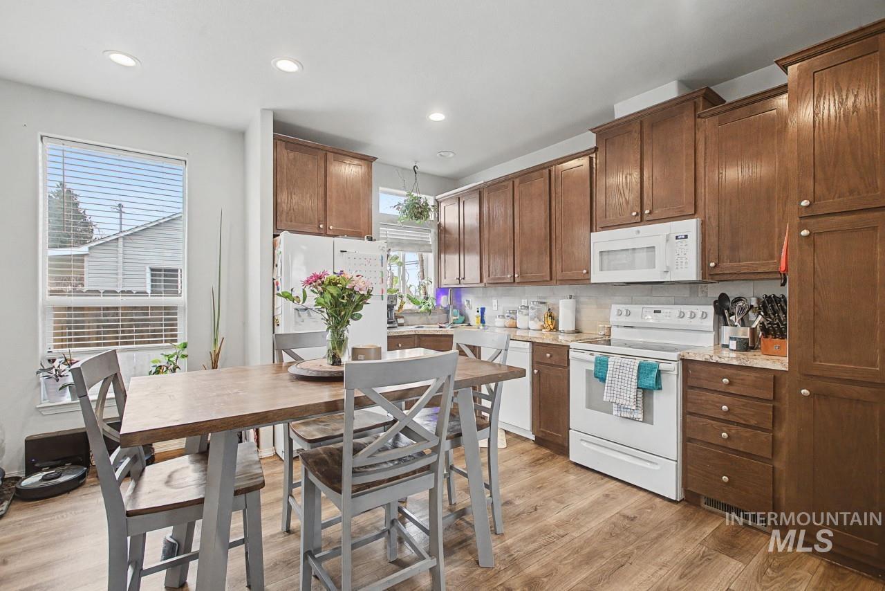 1224 1/2 Burrell Ave, Lewiston, Idaho 83501, 3 Bedrooms, 2 Bathrooms, Residential For Sale, Price $325,000,MLS 98972932