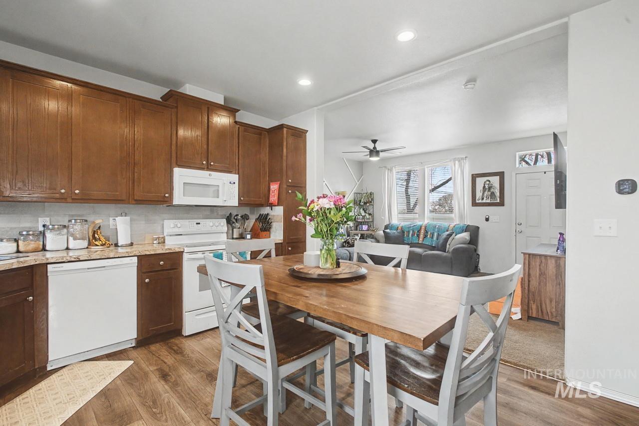 1224 1/2 Burrell Ave, Lewiston, Idaho 83501, 3 Bedrooms, 2 Bathrooms, Residential For Sale, Price $325,000,MLS 98972932