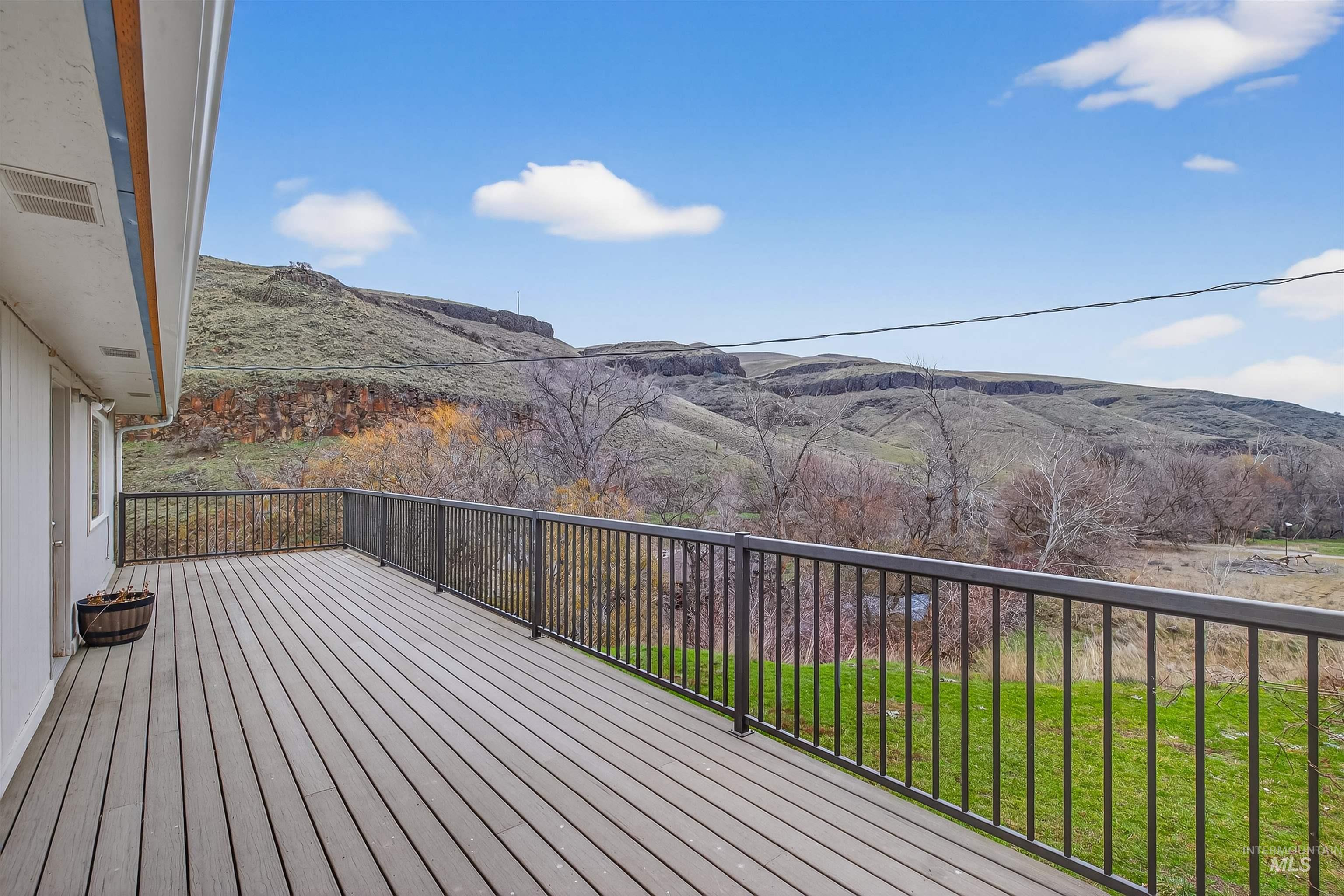 8049 Asotin Creek Road, Asotin, Washington 99402, 3 Bedrooms, 2 Bathrooms, Residential For Sale, Price $469,900,MLS 98972933