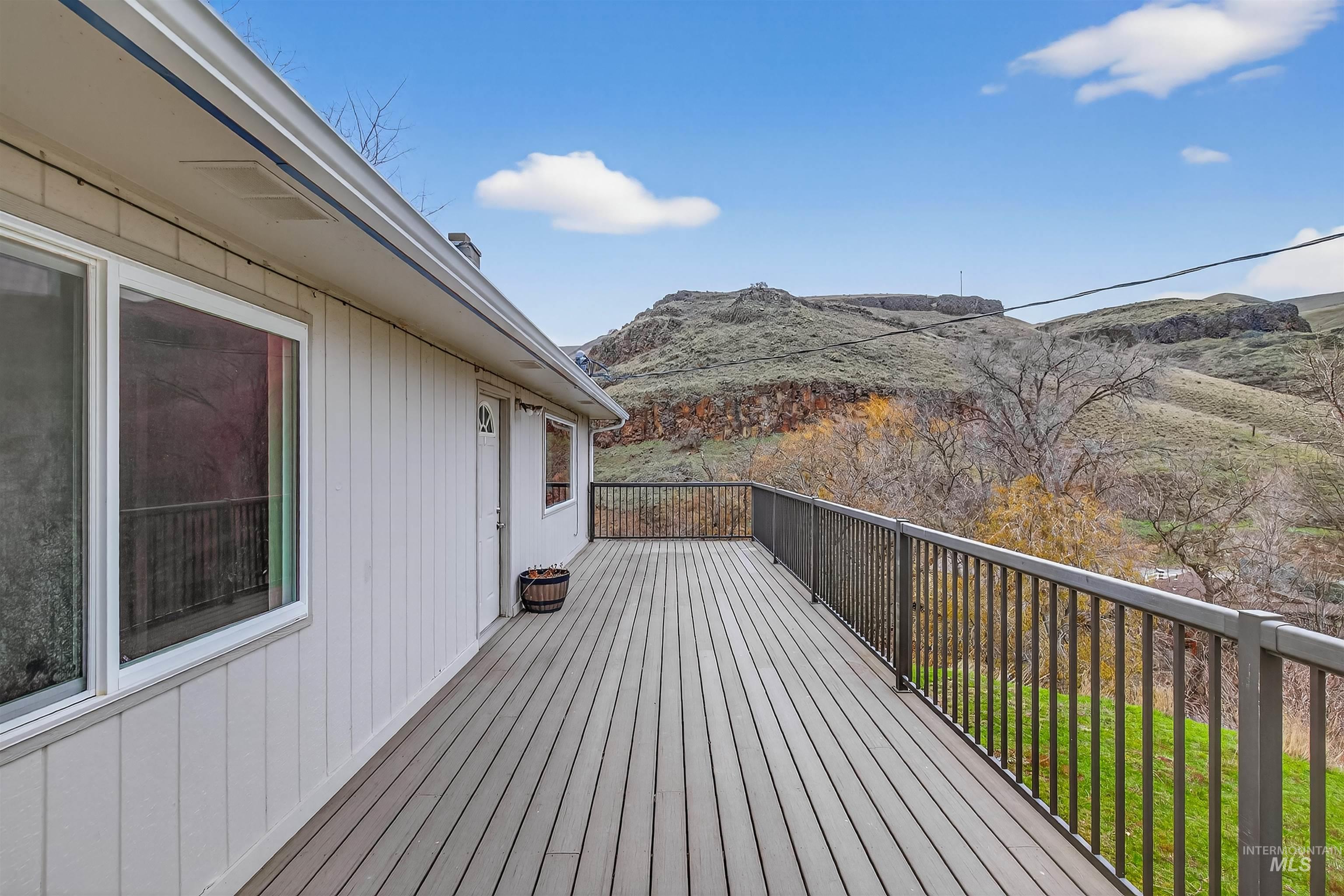 8049 Asotin Creek Road, Asotin, Washington 99402, 3 Bedrooms, 2 Bathrooms, Residential For Sale, Price $469,900,MLS 98972933