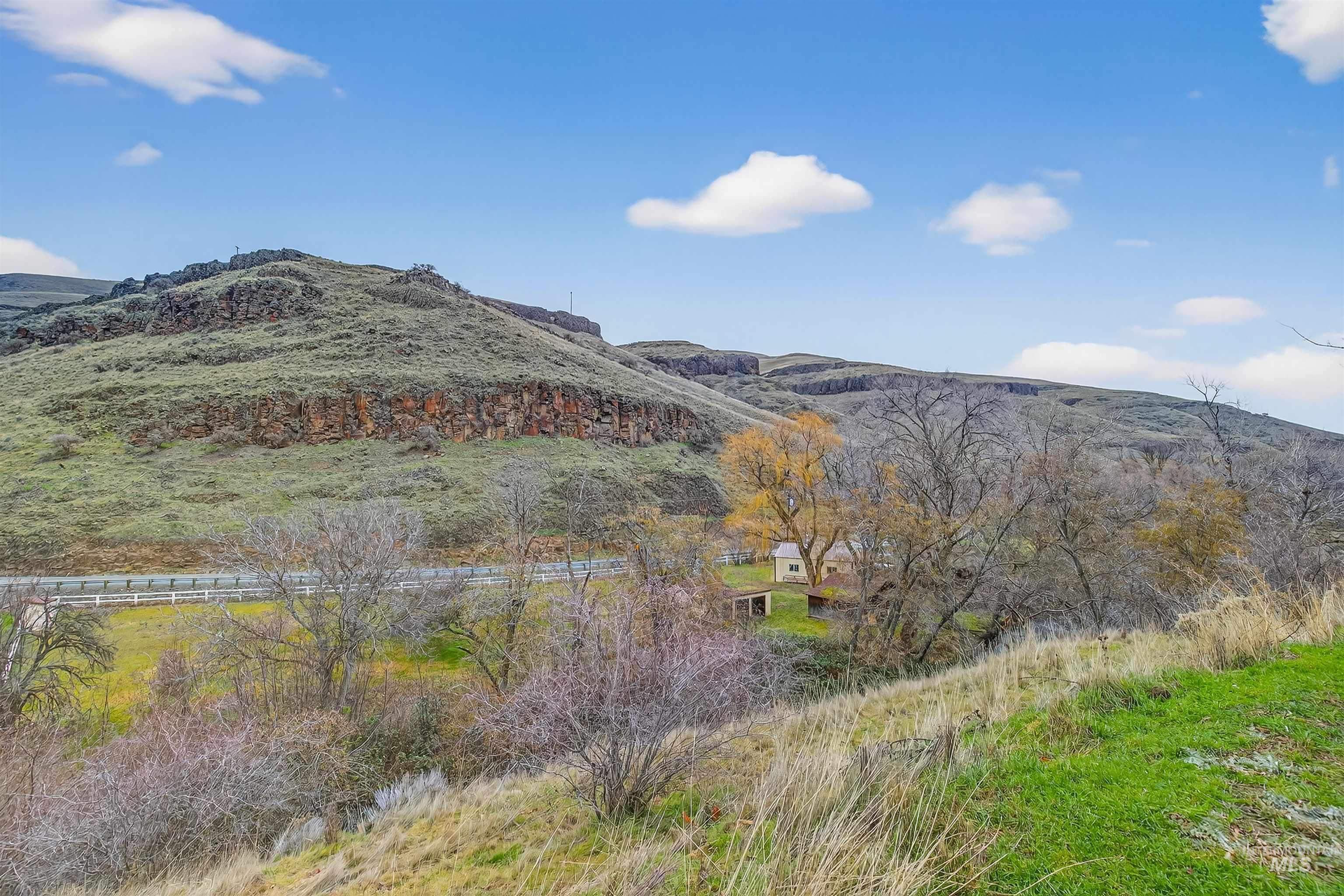 8049 Asotin Creek Road, Asotin, Washington 99402, 3 Bedrooms, 2 Bathrooms, Residential For Sale, Price $469,900,MLS 98972933