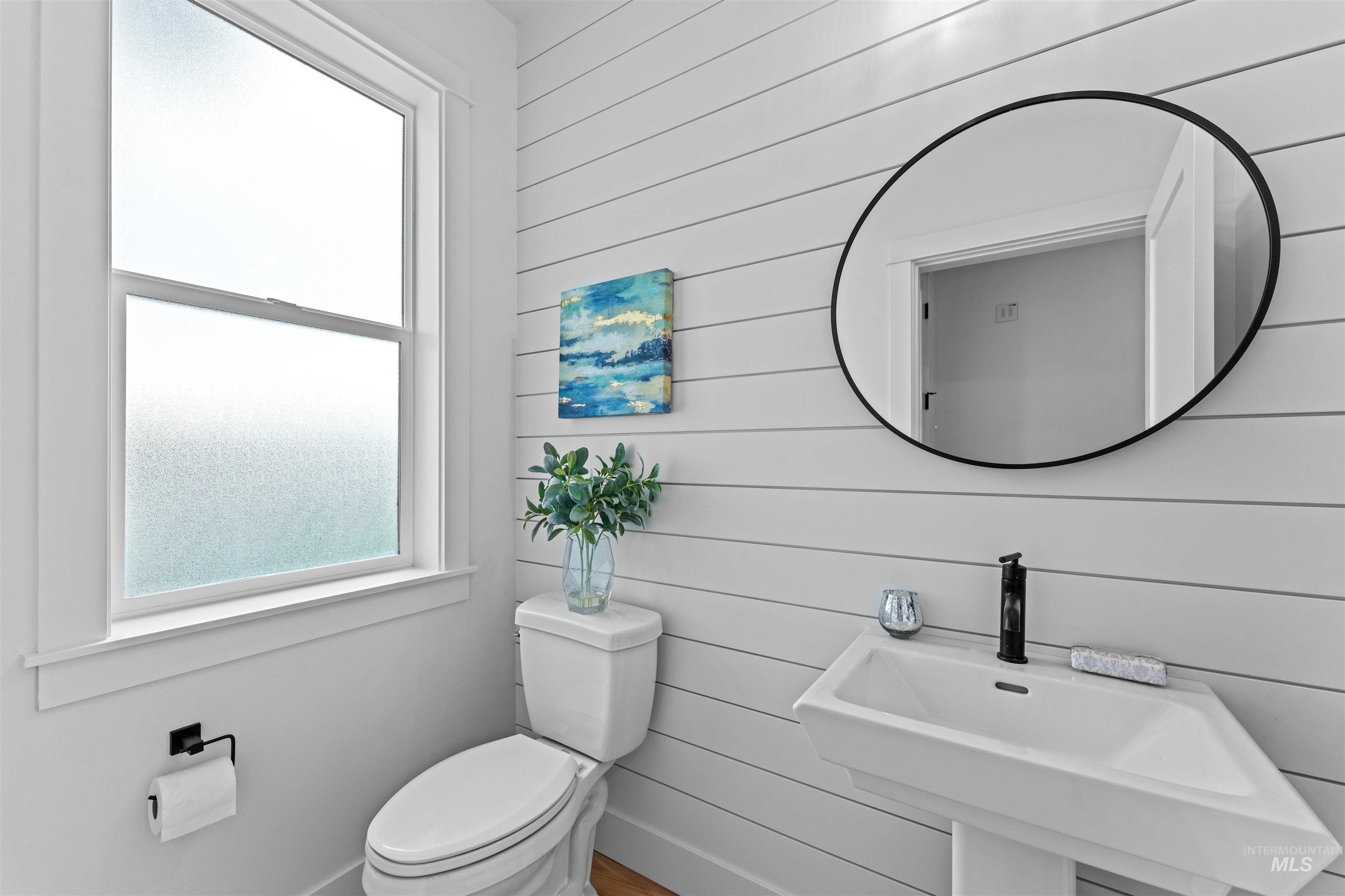 9943 W Sunberry Ct, Star, Idaho 83669, 4 Bedrooms, 2.5 Bathrooms, Residential For Sale, Price $679,995,MLS 98972937