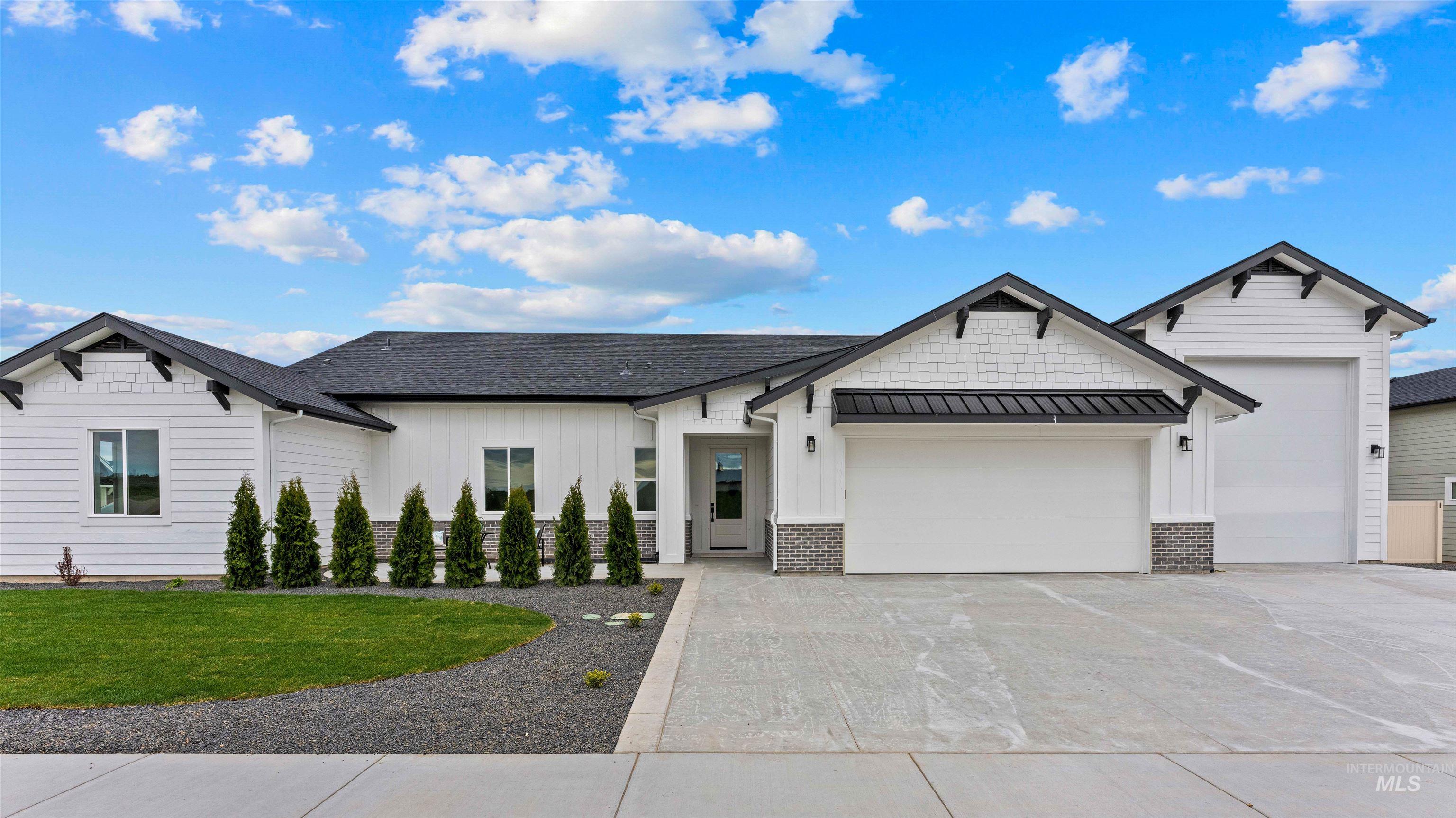 9943 W Sunberry Ct, Star, Idaho 83669, 4 Bedrooms, 2.5 Bathrooms, Residential For Sale, Price $679,995,MLS 98972937