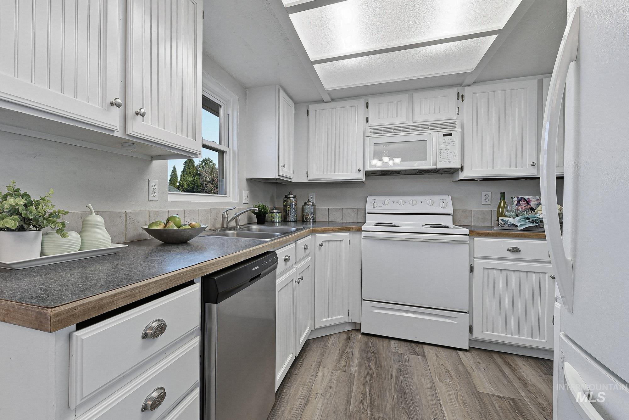 278 E Ranch Drive, Eagle, Idaho 83616, 5 Bedrooms, 3 Bathrooms, Residential For Sale, Price $565,000,MLS 98972939