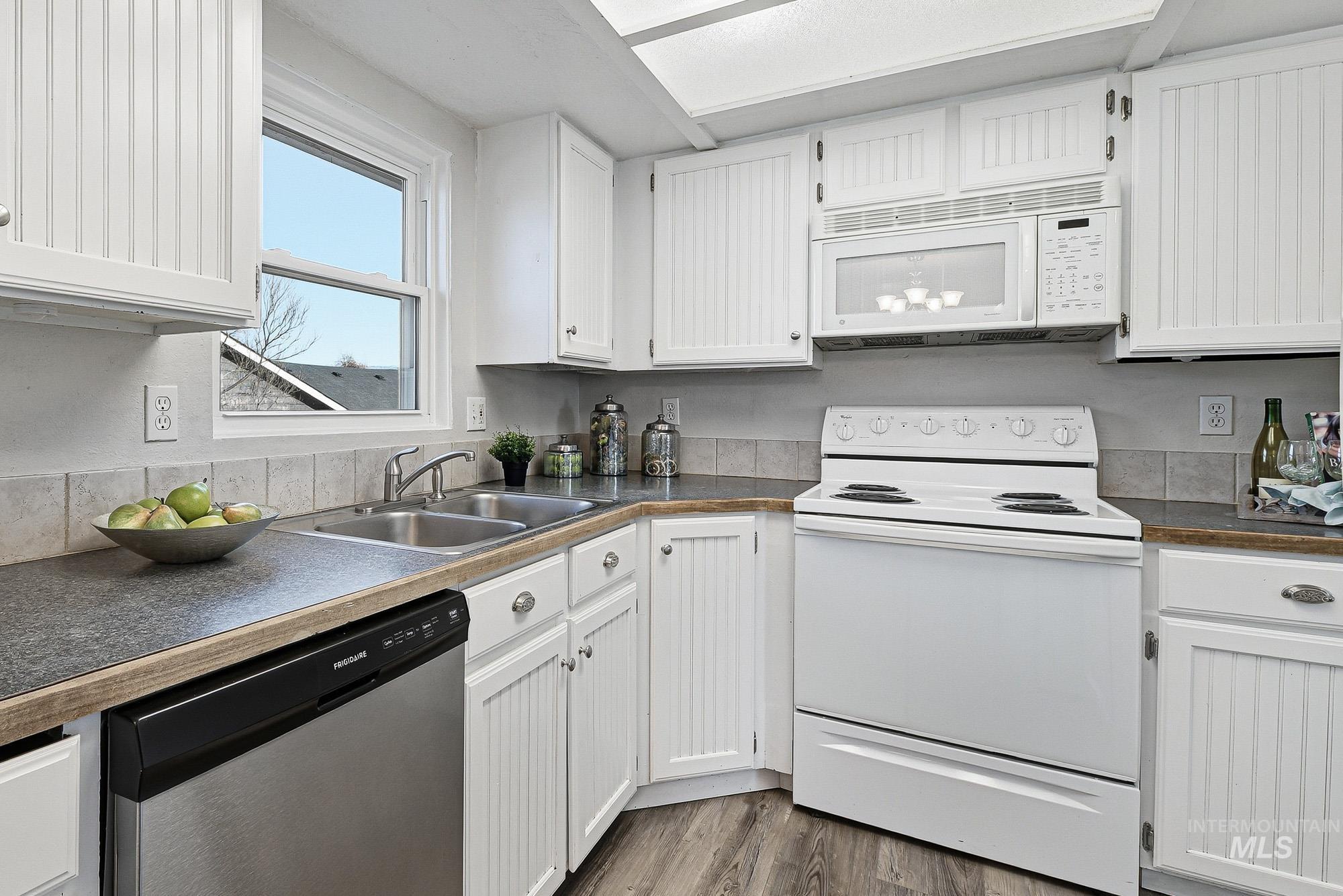 278 E Ranch Drive, Eagle, Idaho 83616, 5 Bedrooms, 3 Bathrooms, Residential For Sale, Price $565,000,MLS 98972939