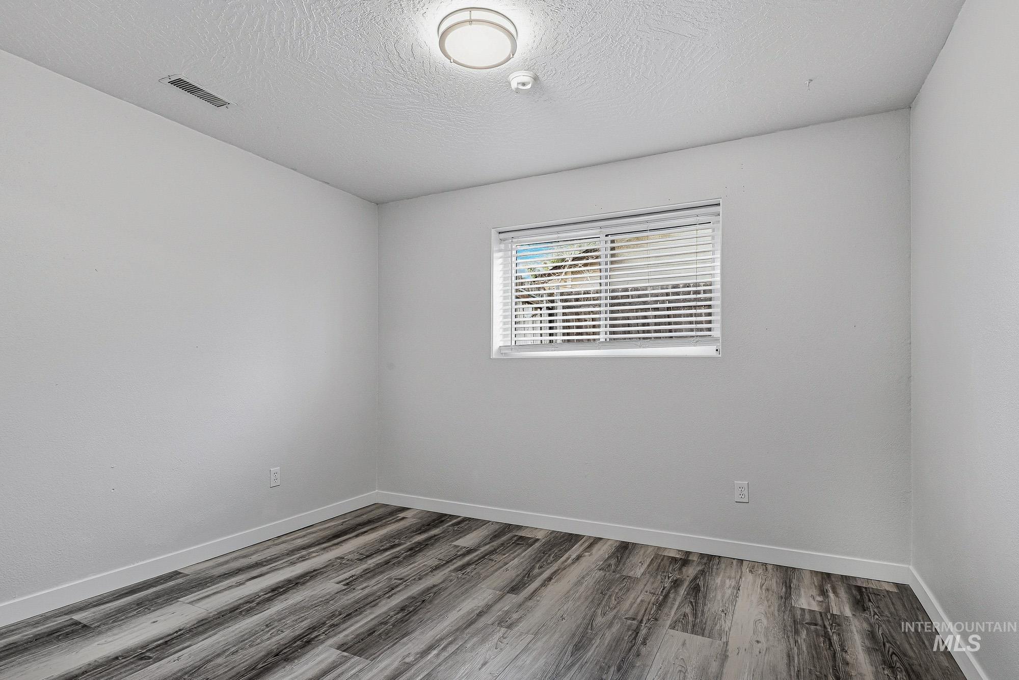 278 E Ranch Drive, Eagle, Idaho 83616, 5 Bedrooms, 3 Bathrooms, Residential For Sale, Price $565,000,MLS 98972939