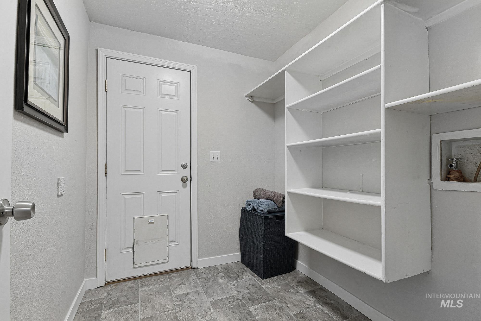 278 E Ranch Drive, Eagle, Idaho 83616, 5 Bedrooms, 3 Bathrooms, Residential For Sale, Price $565,000,MLS 98972939