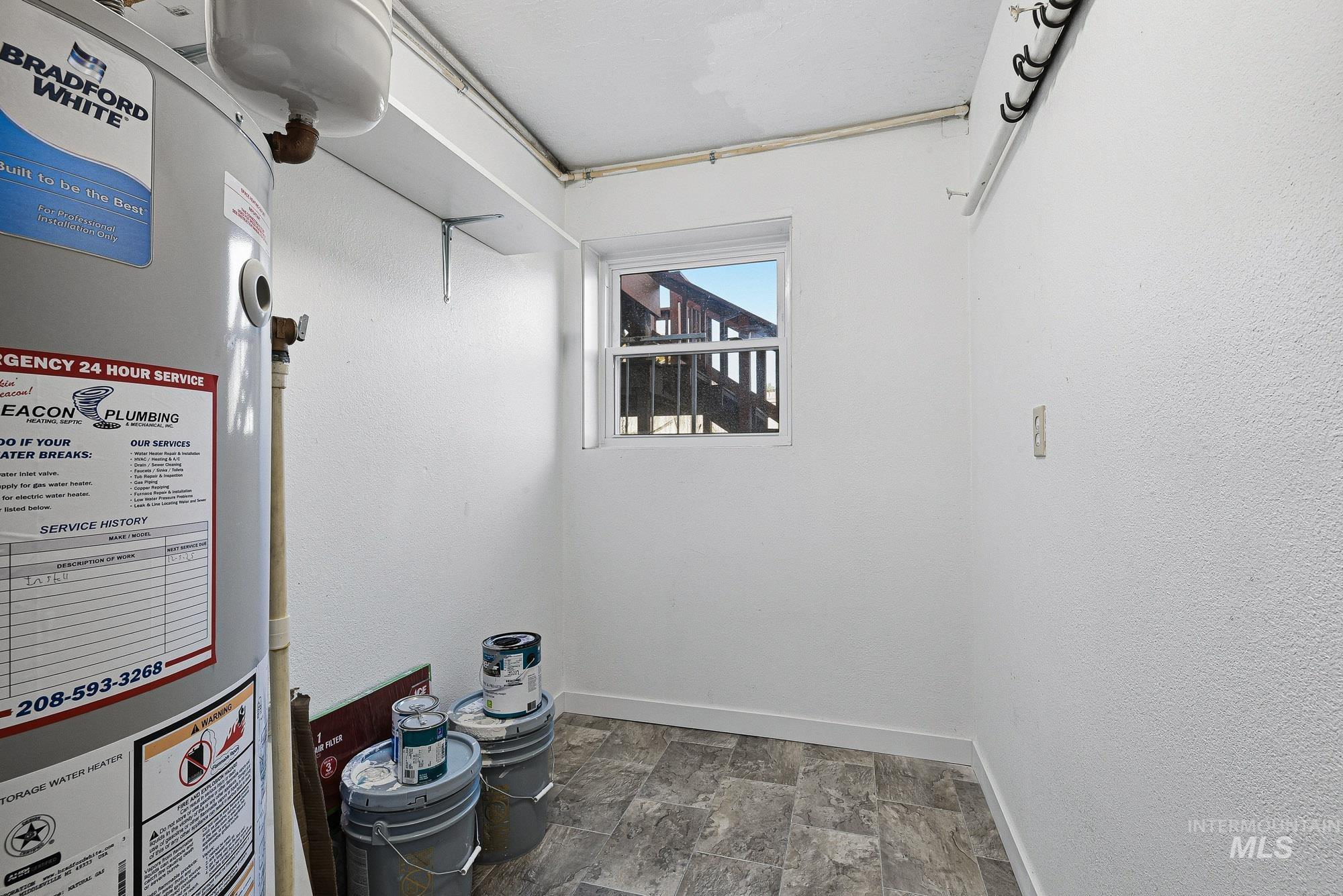 278 E Ranch Drive, Eagle, Idaho 83616, 5 Bedrooms, 3 Bathrooms, Residential For Sale, Price $565,000,MLS 98972939