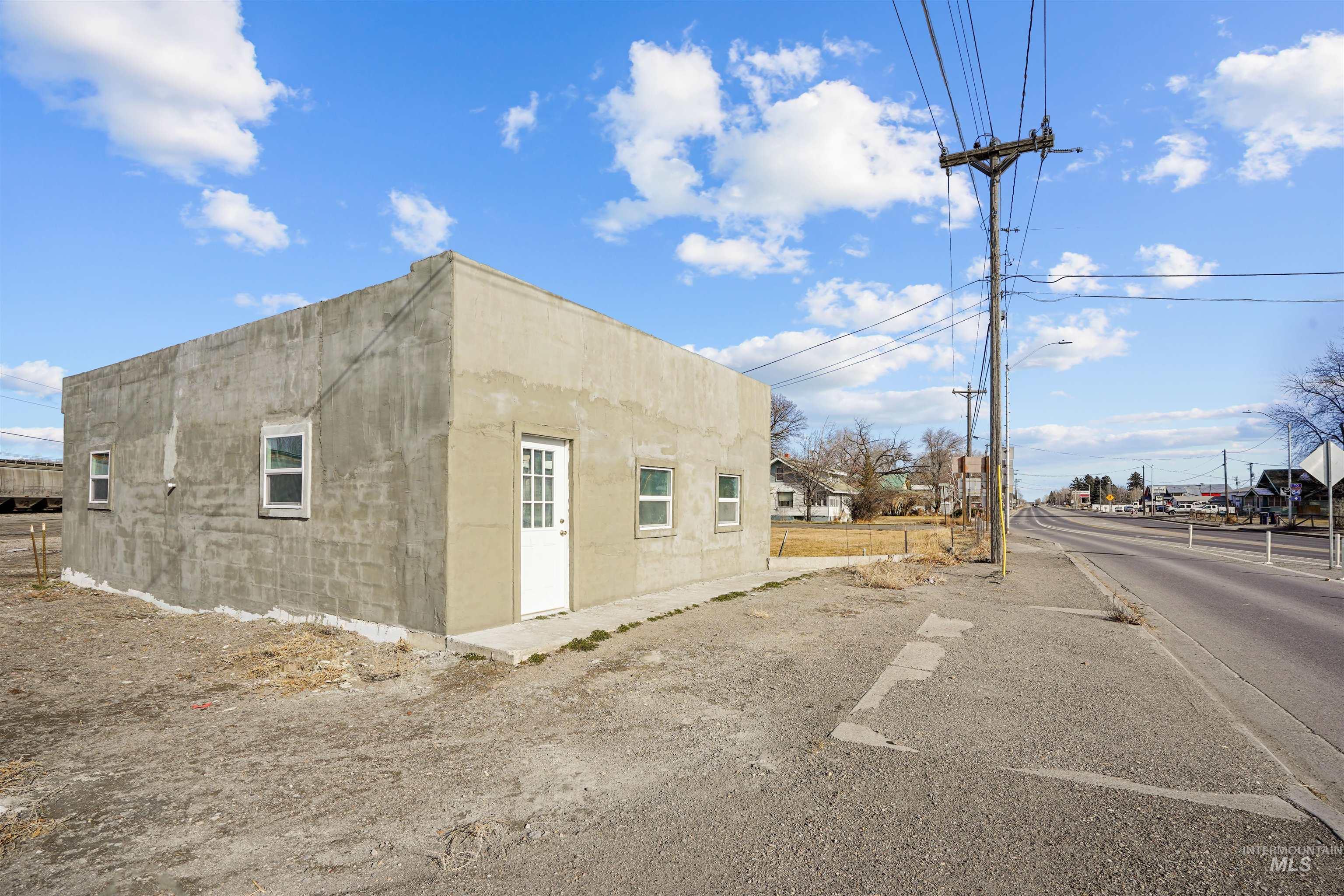 206 E 8th Street, Rupert, Idaho 83350, 2 Bedrooms, 2 Bathrooms, Residential For Sale, Price $250,000,MLS 98972940