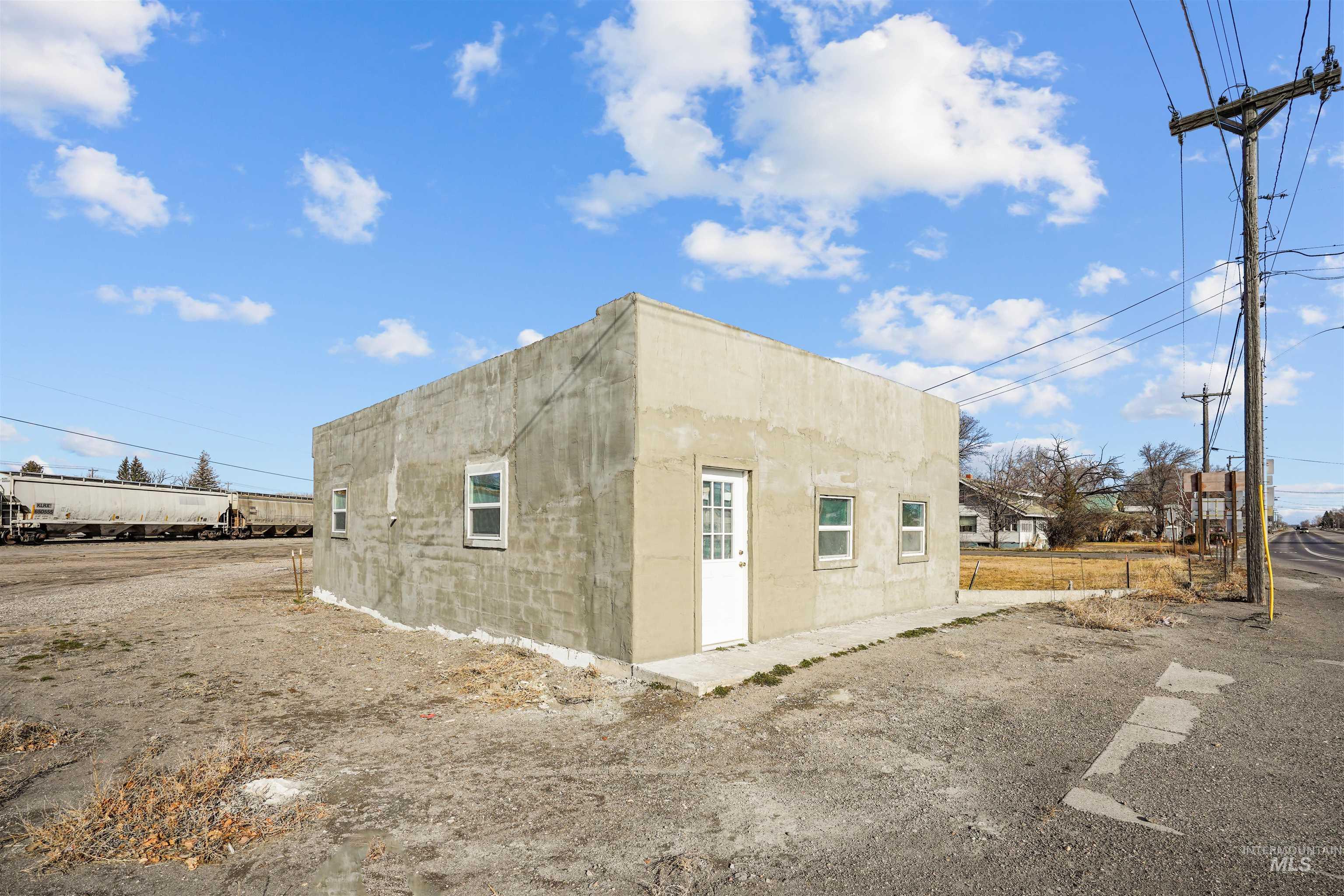 206 E 8th Street, Rupert, Idaho 83350, 2 Bedrooms, 2 Bathrooms, Residential For Sale, Price $250,000,MLS 98972940