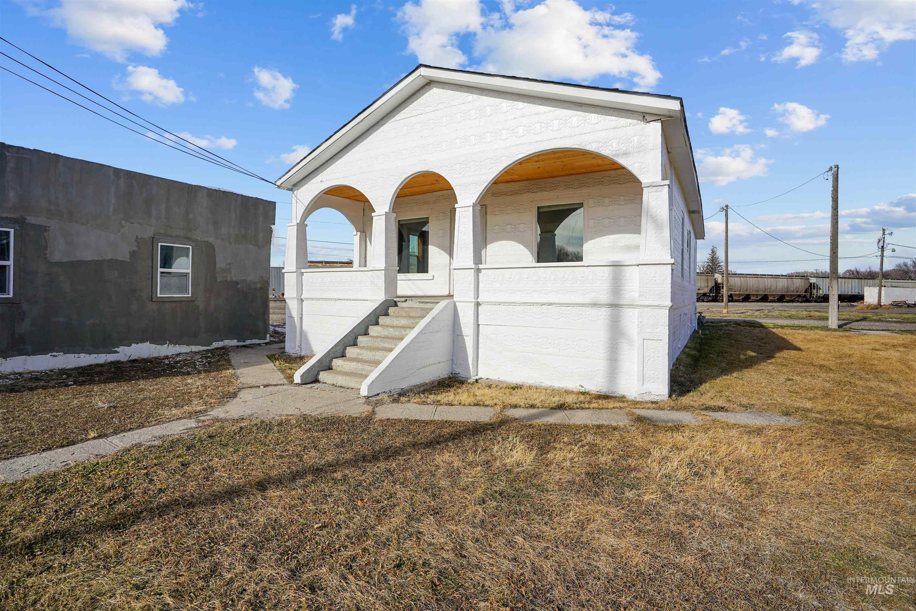 206 E 8th Street, Rupert, Idaho 83350, 2 Bedrooms, 2 Bathrooms, Residential For Sale, Price $250,000,MLS 98972940