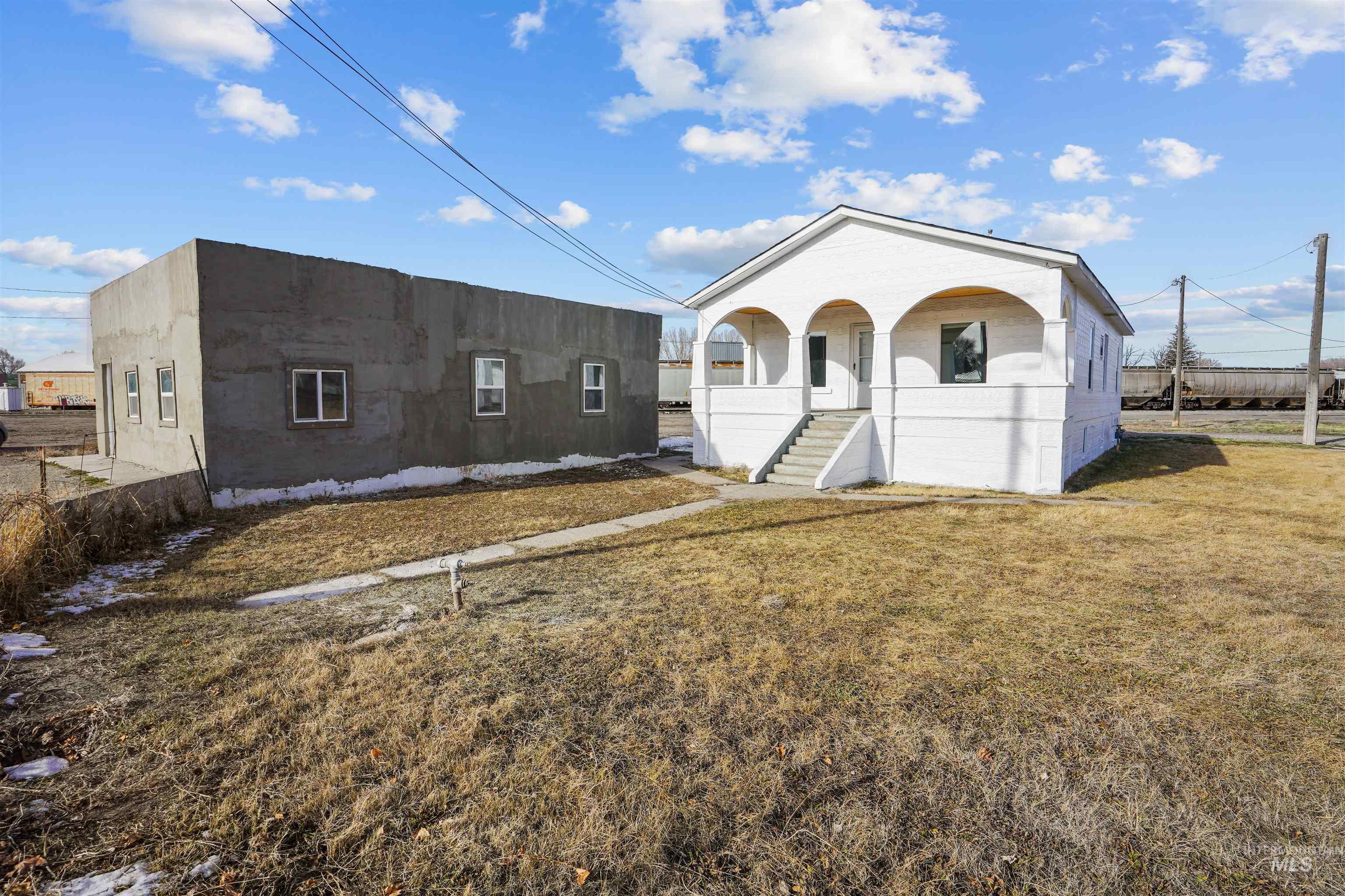 206 E 8th Street, Rupert, Idaho 83350, 2 Bedrooms, 2 Bathrooms, Residential For Sale, Price $250,000,MLS 98972940