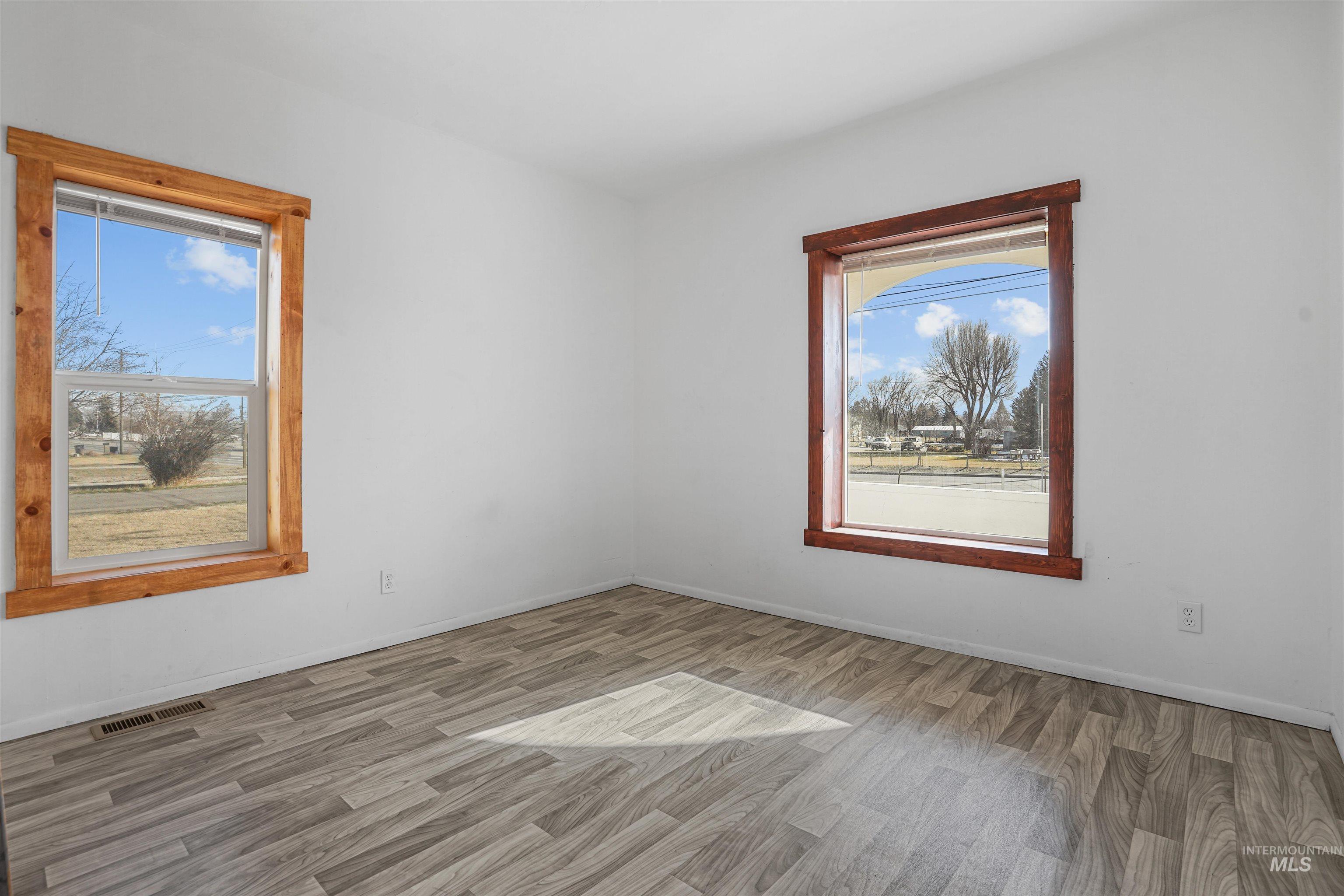 206 E 8th Street, Rupert, Idaho 83350, 2 Bedrooms, 2 Bathrooms, Residential For Sale, Price $250,000,MLS 98972940