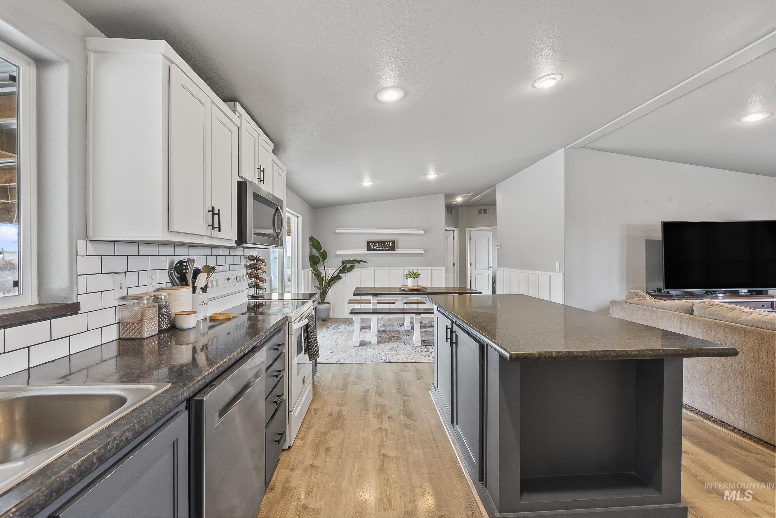 12944 Goodson Rd, Middleton, Idaho 83644, 4 Bedrooms, 2 Bathrooms, Residential For Sale, Price $535,000,MLS 98972941