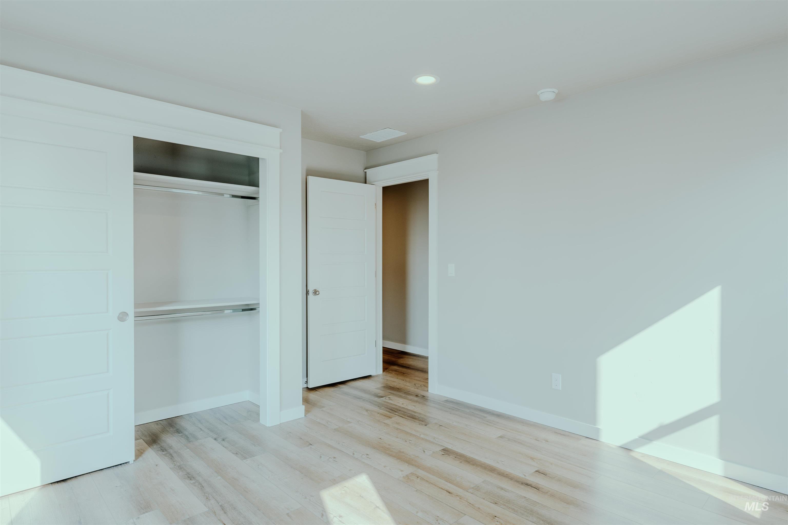 1214 Phillips Circle, Ontario, Oregon 97914-3905, 2 Bedrooms, 2 Bathrooms, Residential For Sale, Price $295,000,MLS 98972943