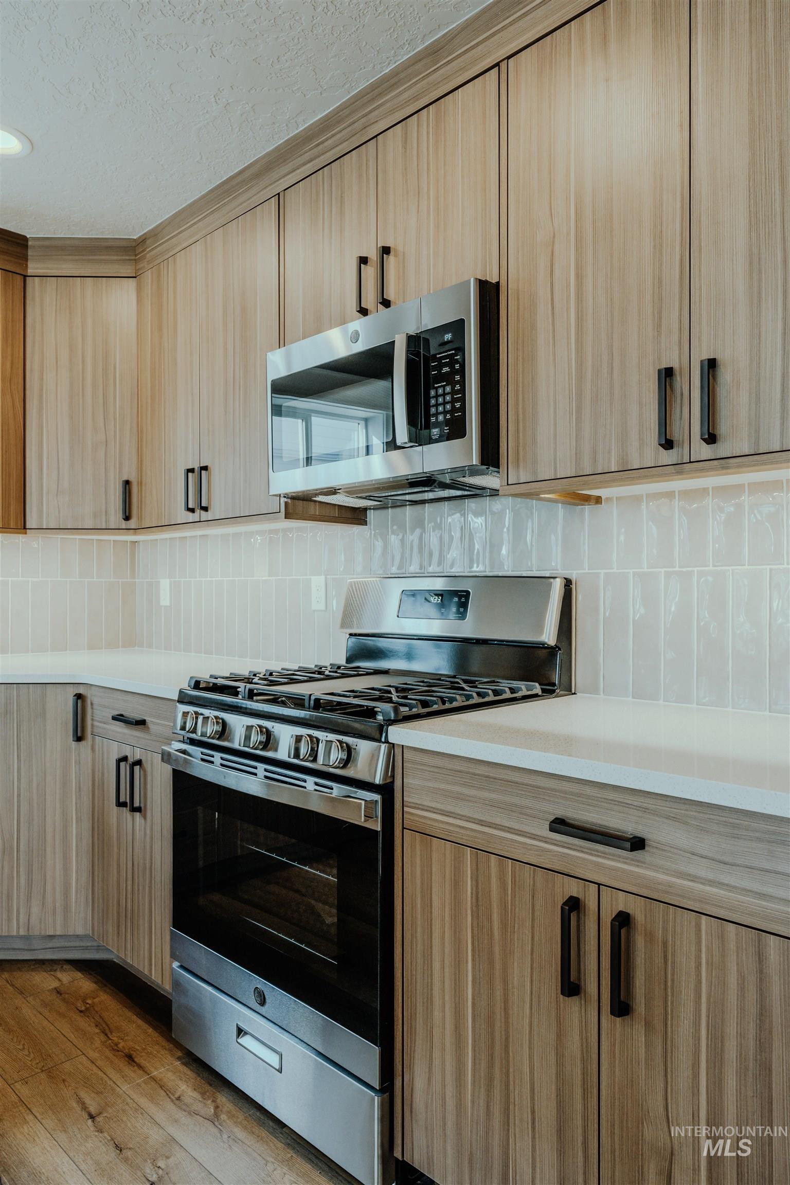 1214 Phillips Circle, Ontario, Oregon 97914-3905, 2 Bedrooms, 2 Bathrooms, Residential For Sale, Price $295,000,MLS 98972943