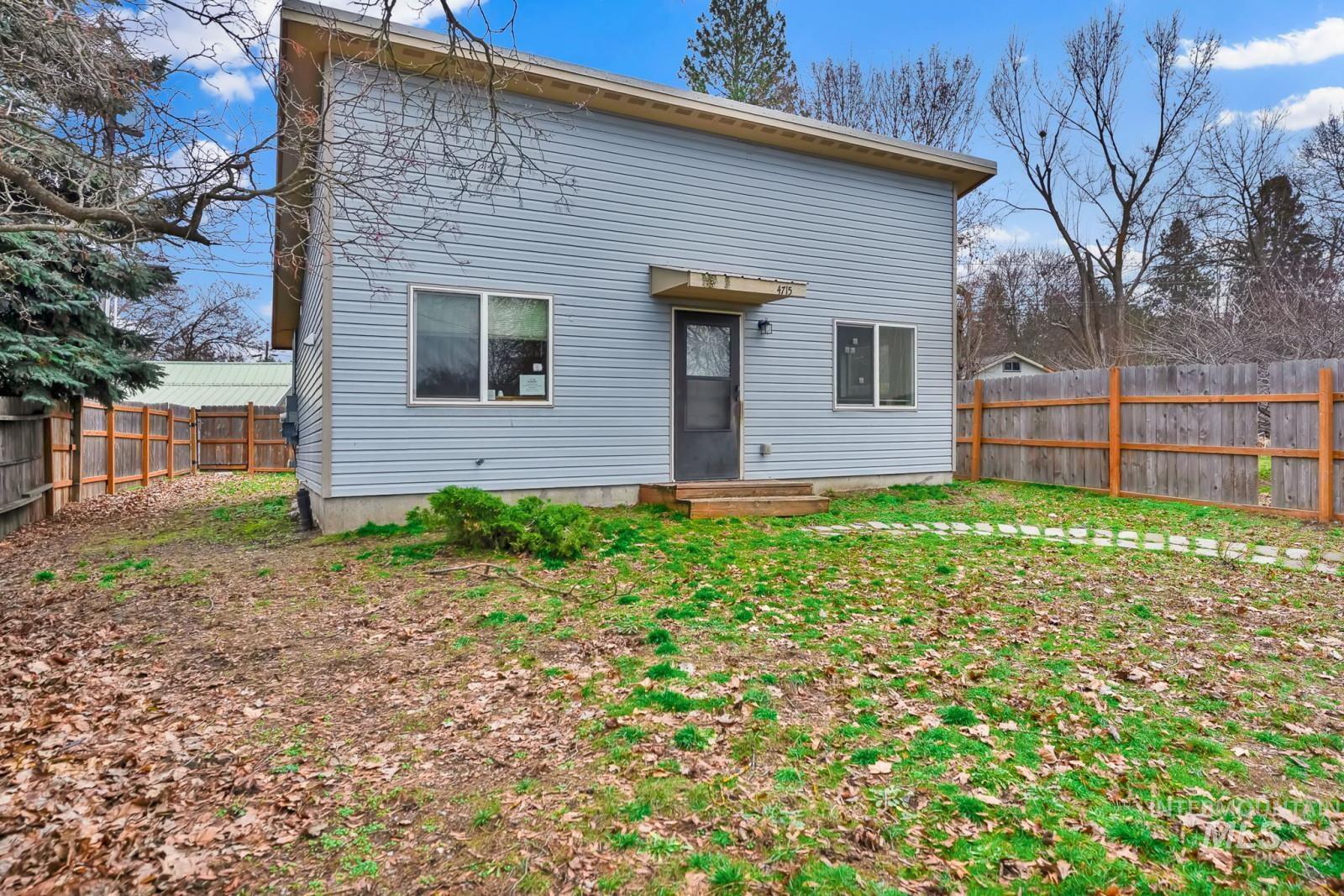 4715 Reeves, Coeur d'Alene, Idaho 83814, 2 Bedrooms, 1 Bathroom, Residential For Sale, Price $273,500,MLS 98972945