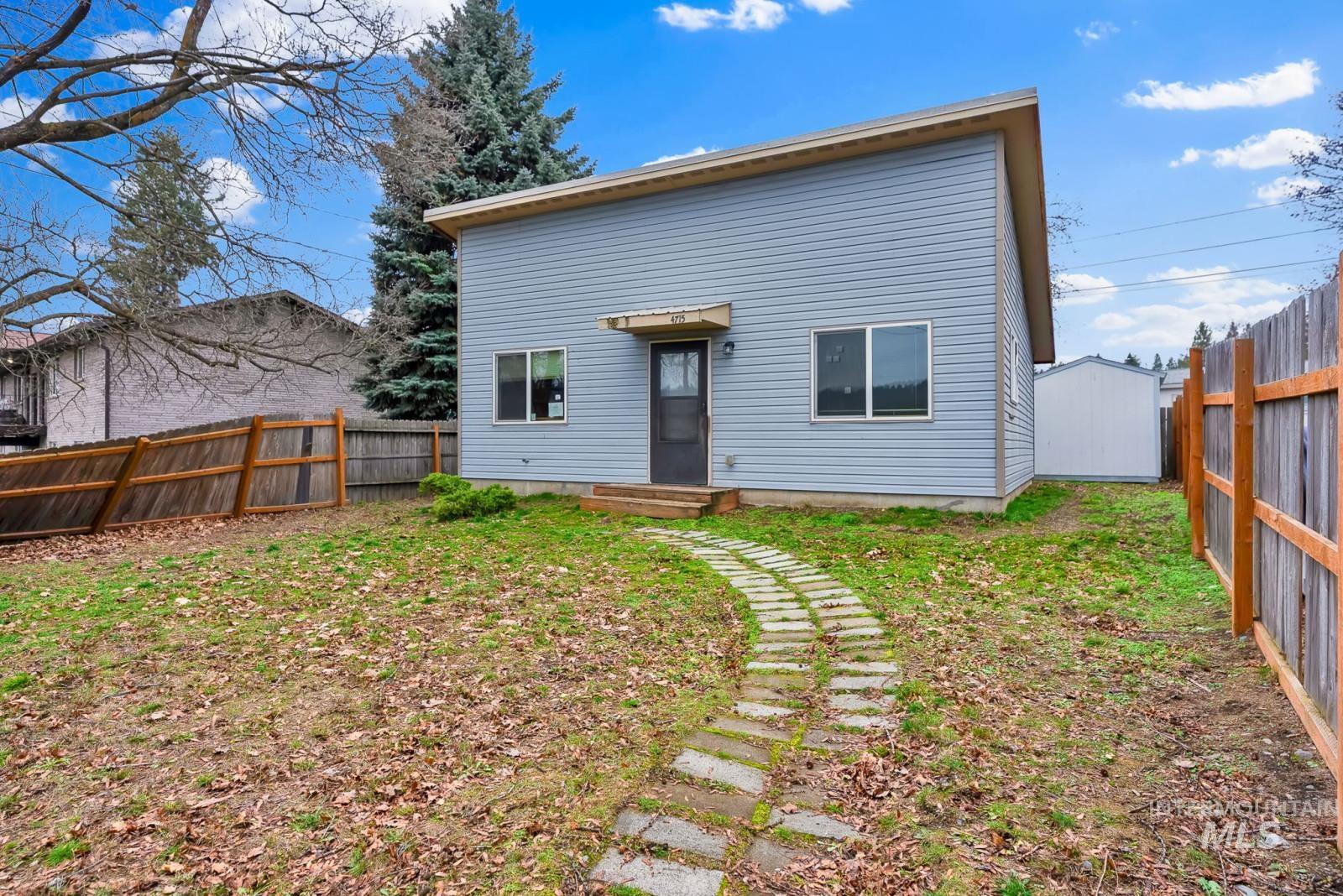 4715 Reeves, Coeur d'Alene, Idaho 83814, 2 Bedrooms, 1 Bathroom, Residential For Sale, Price $273,500,MLS 98972945