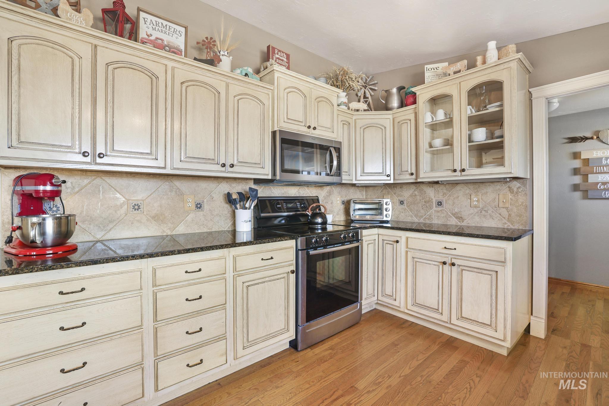 2342 Garey Ln, Filer, Idaho 83328-5543, 4 Bedrooms, 3 Bathrooms, Residential For Sale, Price $575,000,MLS 98972946