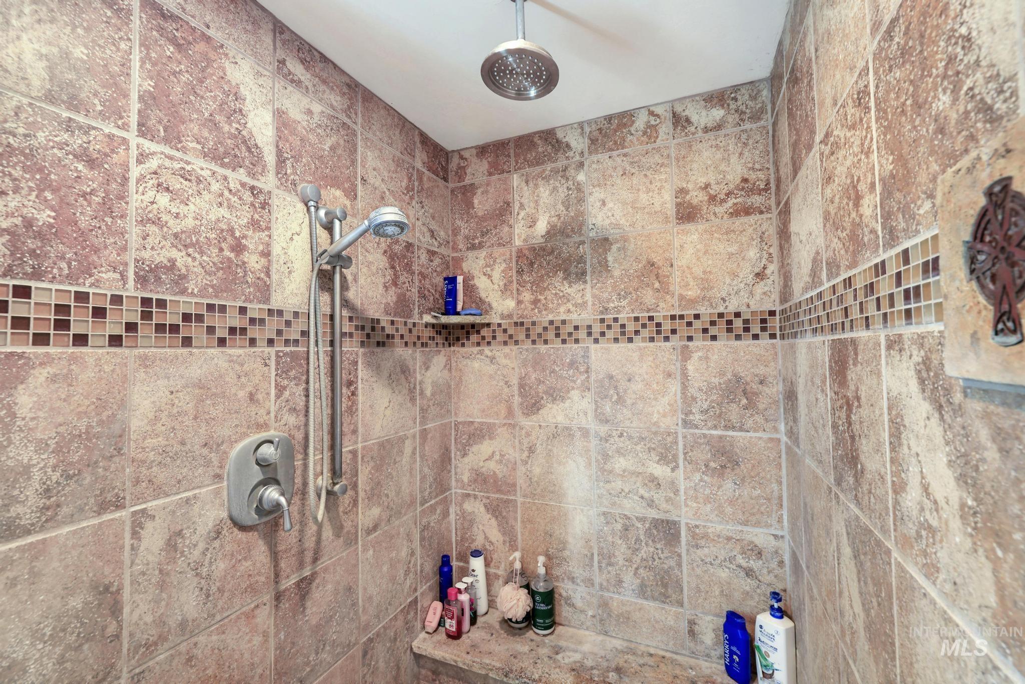 2342 Garey Ln, Filer, Idaho 83328-5543, 4 Bedrooms, 3 Bathrooms, Residential For Sale, Price $575,000,MLS 98972946