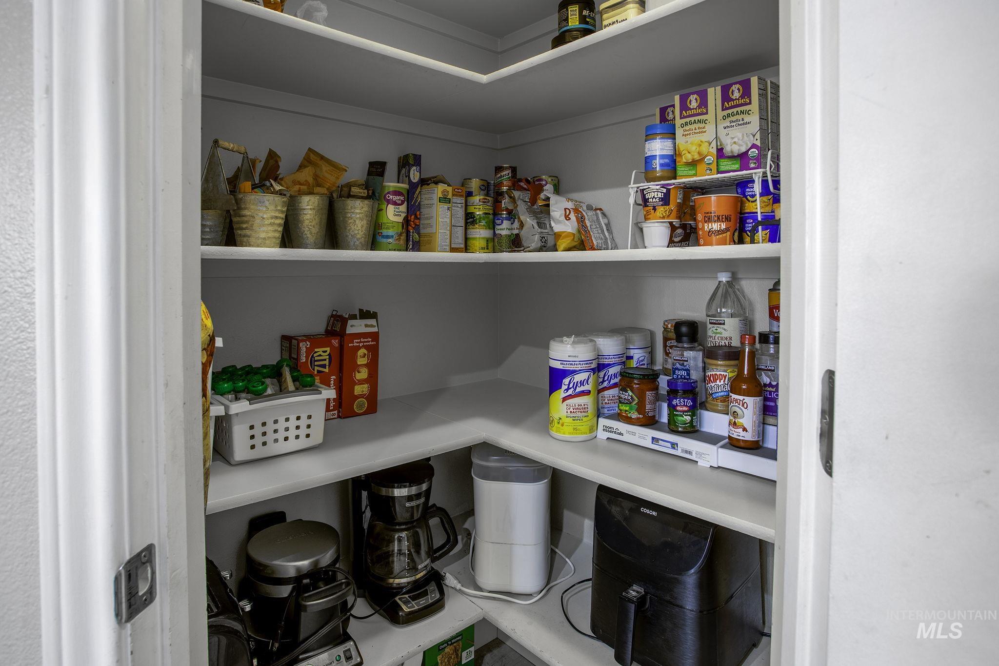 2217 E Satterfield St., Meridian, Idaho 83646, 4 Bedrooms, 2 Bathrooms, Residential For Sale, Price $549,900,MLS 98972948