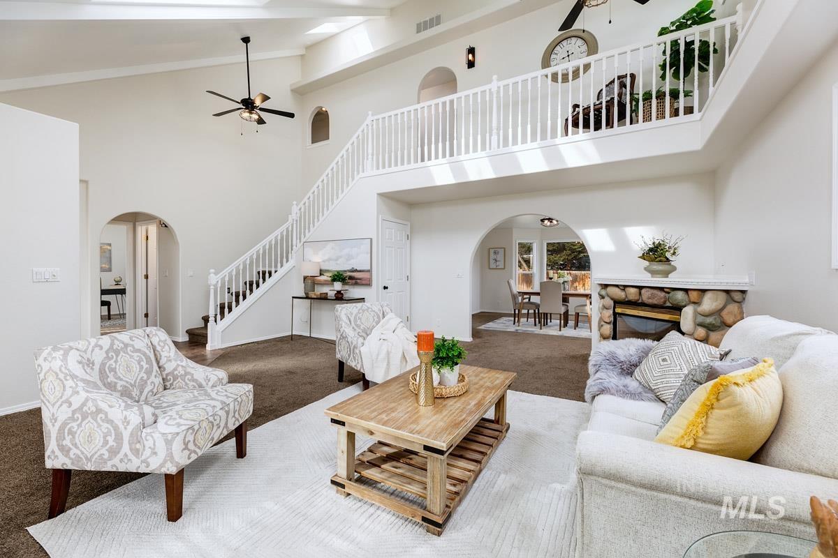 992 N Pinnacle, Eagle, Idaho 83616, 4 Bedrooms, 4 Bathrooms, Residential For Sale, Price $669,995, 98972949