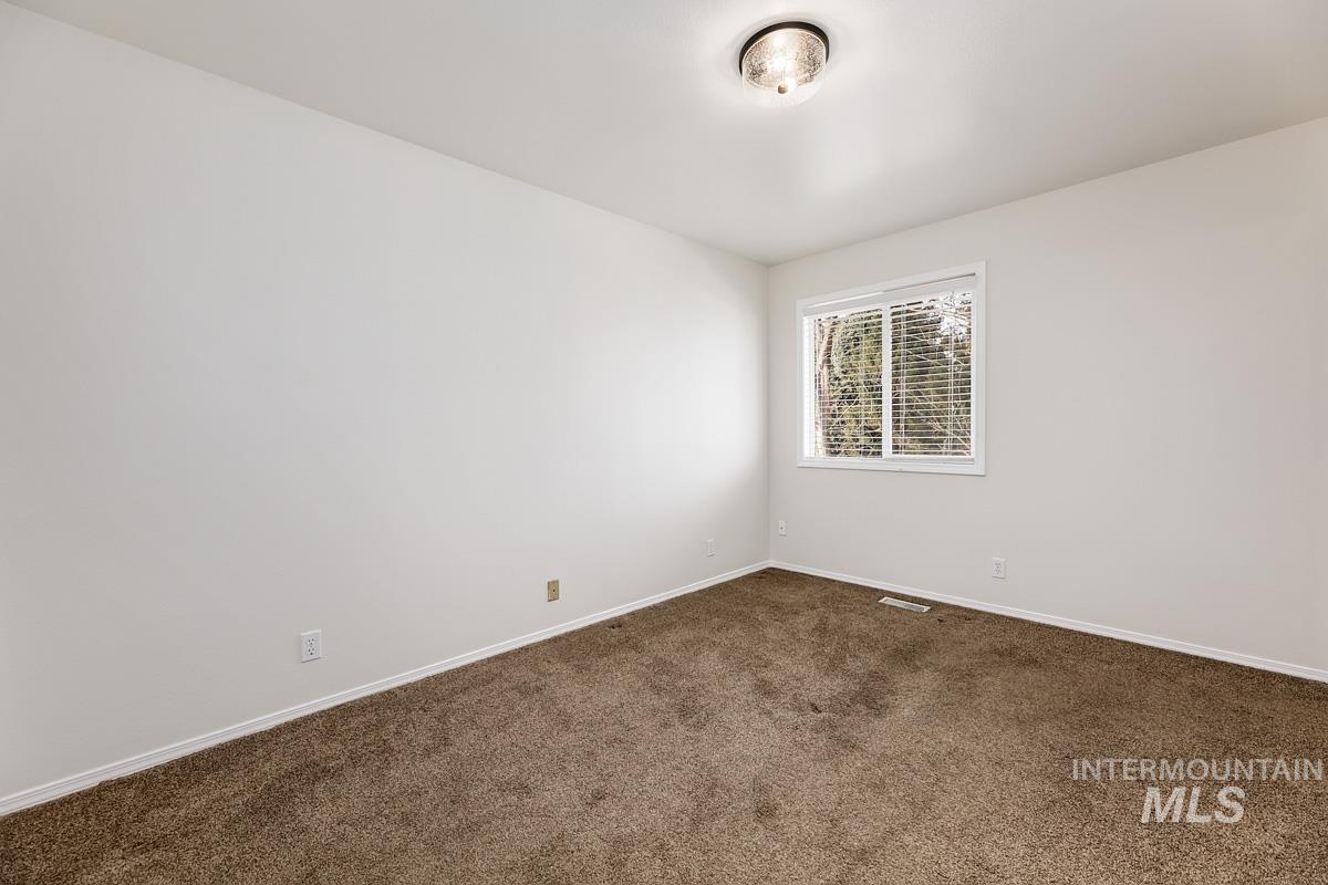 992 N Pinnacle, Eagle, Idaho 83616, 4 Bedrooms, 4 Bathrooms, Residential For Sale, Price $669,995, 98972949