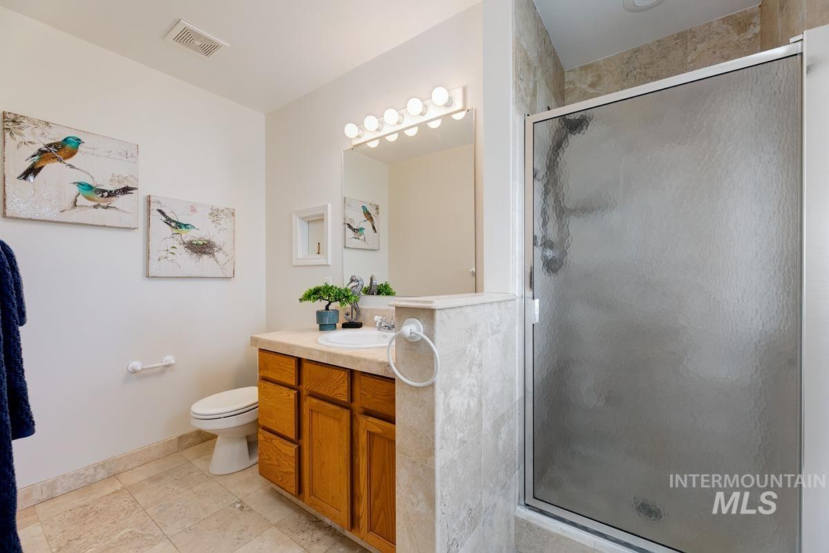 992 N Pinnacle, Eagle, Idaho 83616, 4 Bedrooms, 4 Bathrooms, Residential For Sale, Price $680,000,MLS 98972949